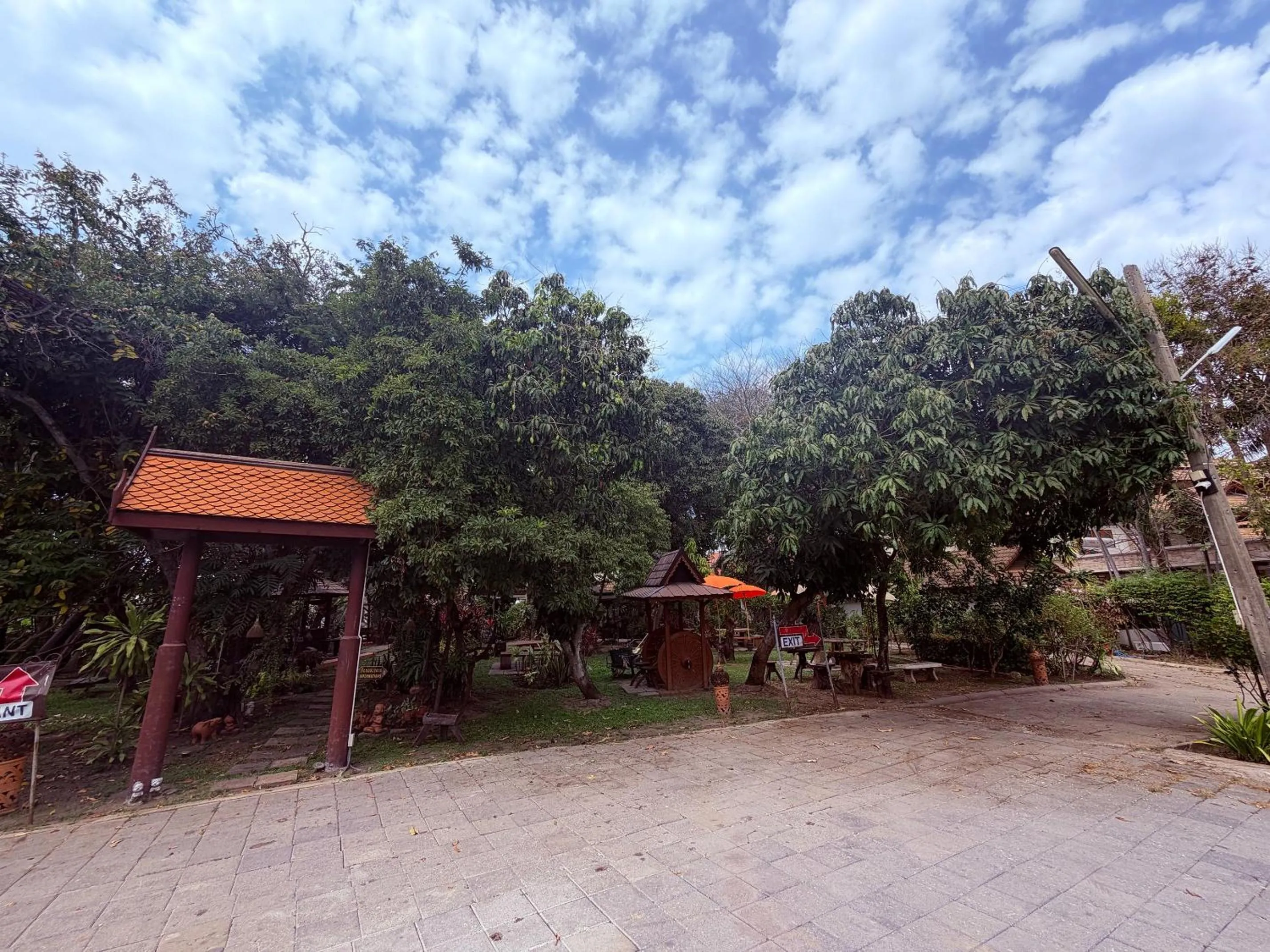 Property building in Ayutthaya Garden River Home