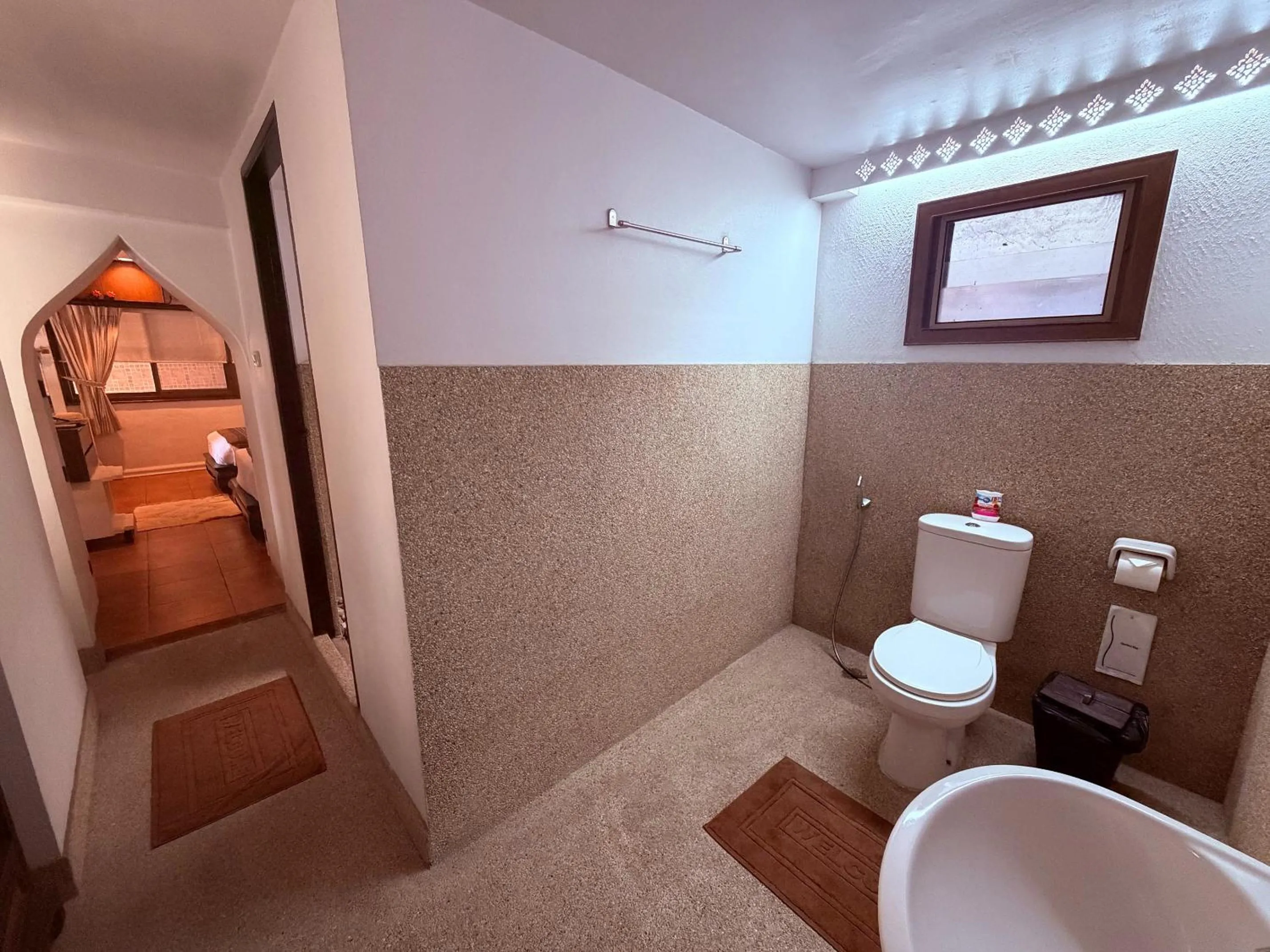 Bathroom in Ayutthaya Garden River Home