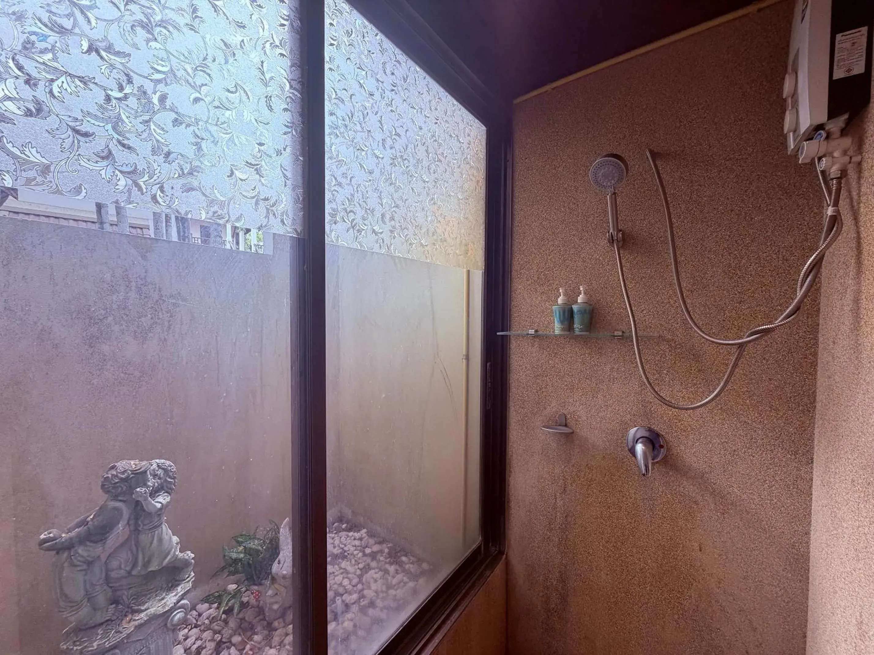 Bathroom in Ayutthaya Garden River Home Bathroom in Ayutthaya Garden River Home