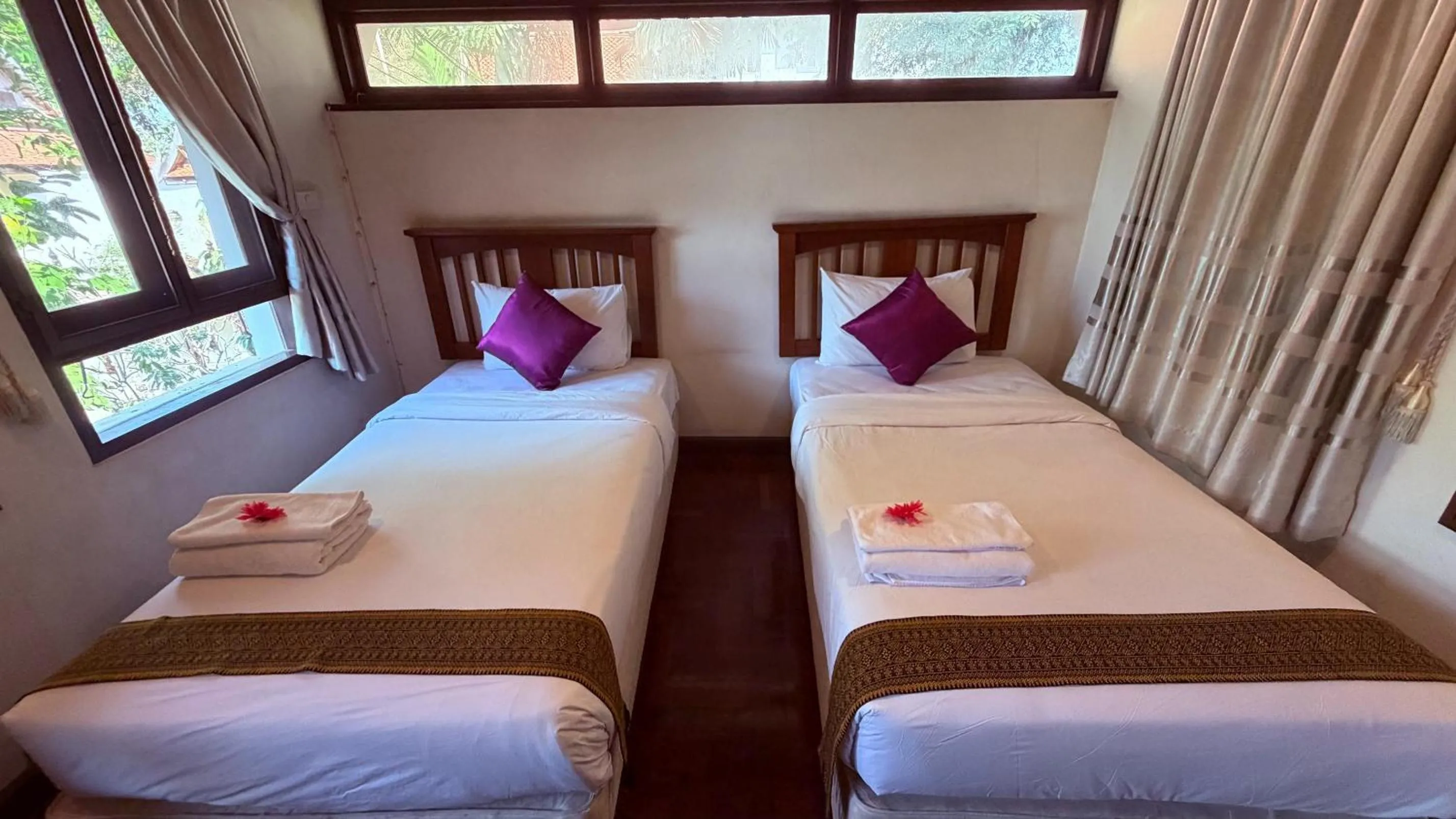 Bed in Ayutthaya Garden River Home