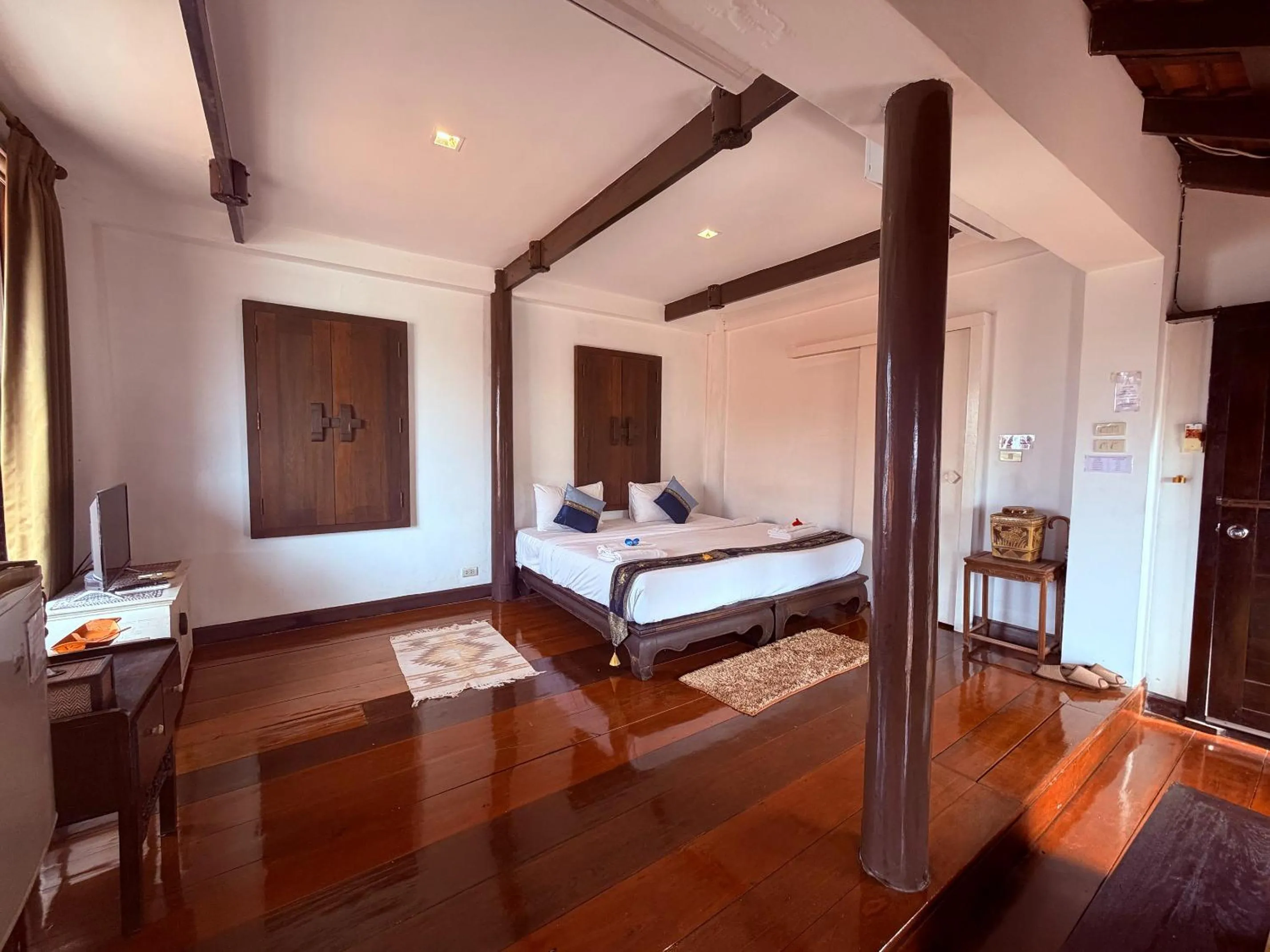 Bed in Ayutthaya Garden River Home