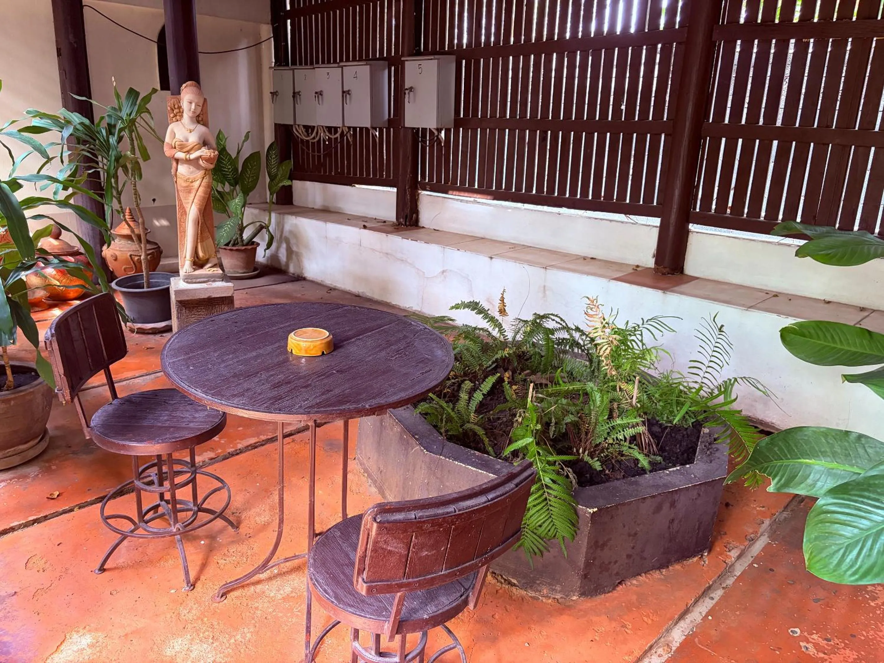 Seating area in Ayutthaya Garden River Home