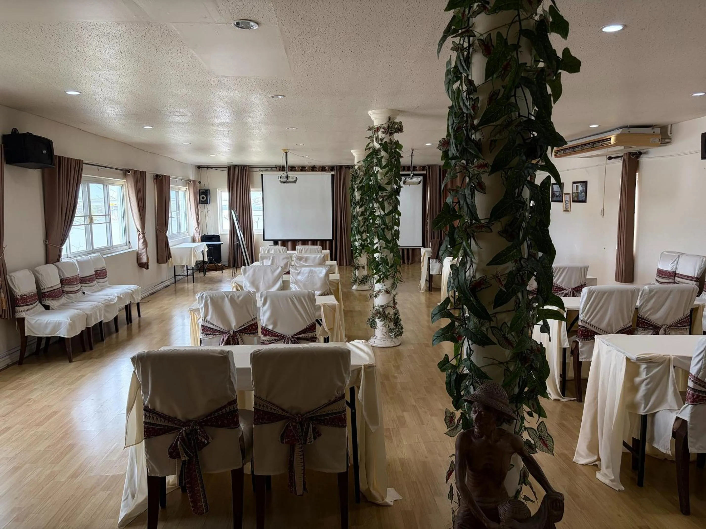 Meeting/conference room in Ayutthaya Garden River Home