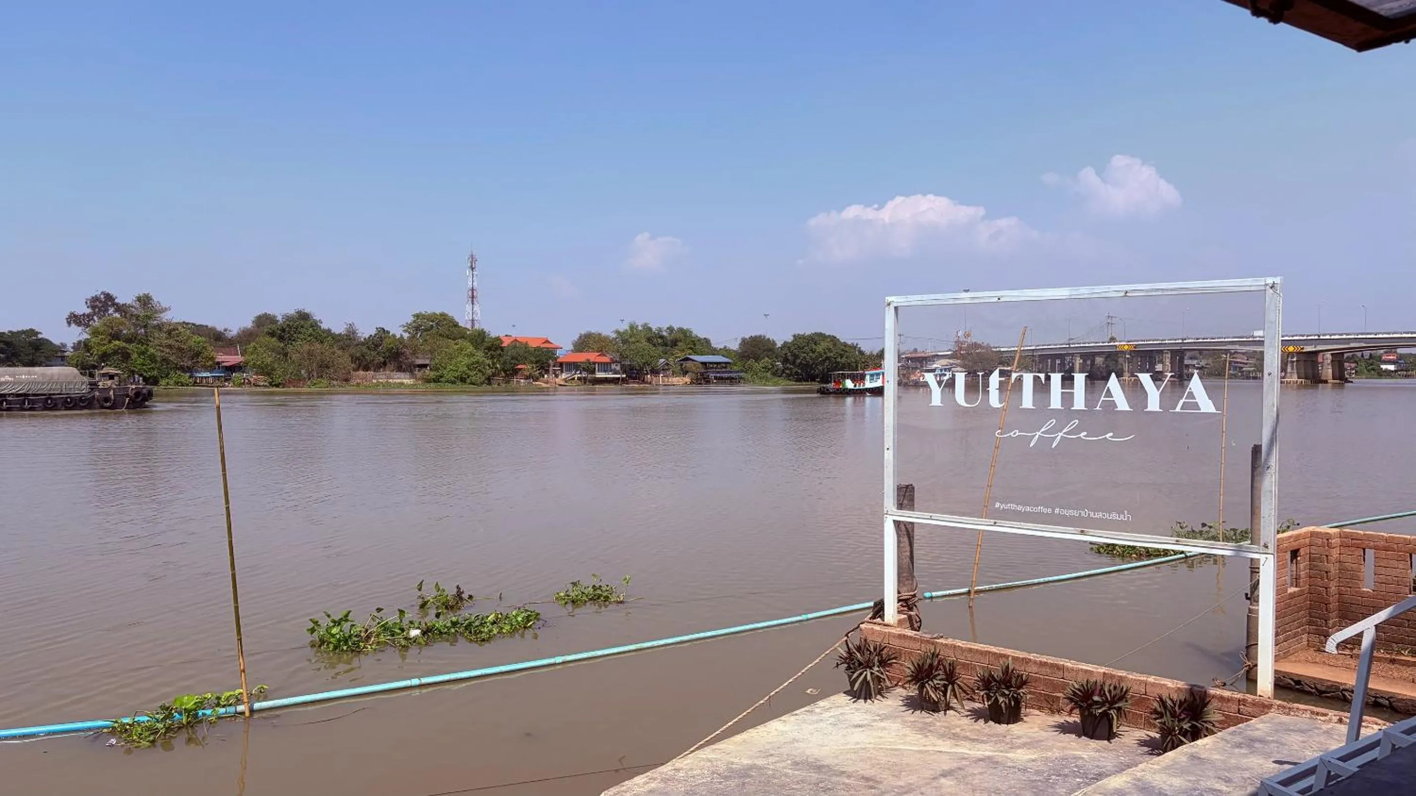 Area and facilities in Ayutthaya Garden River Home