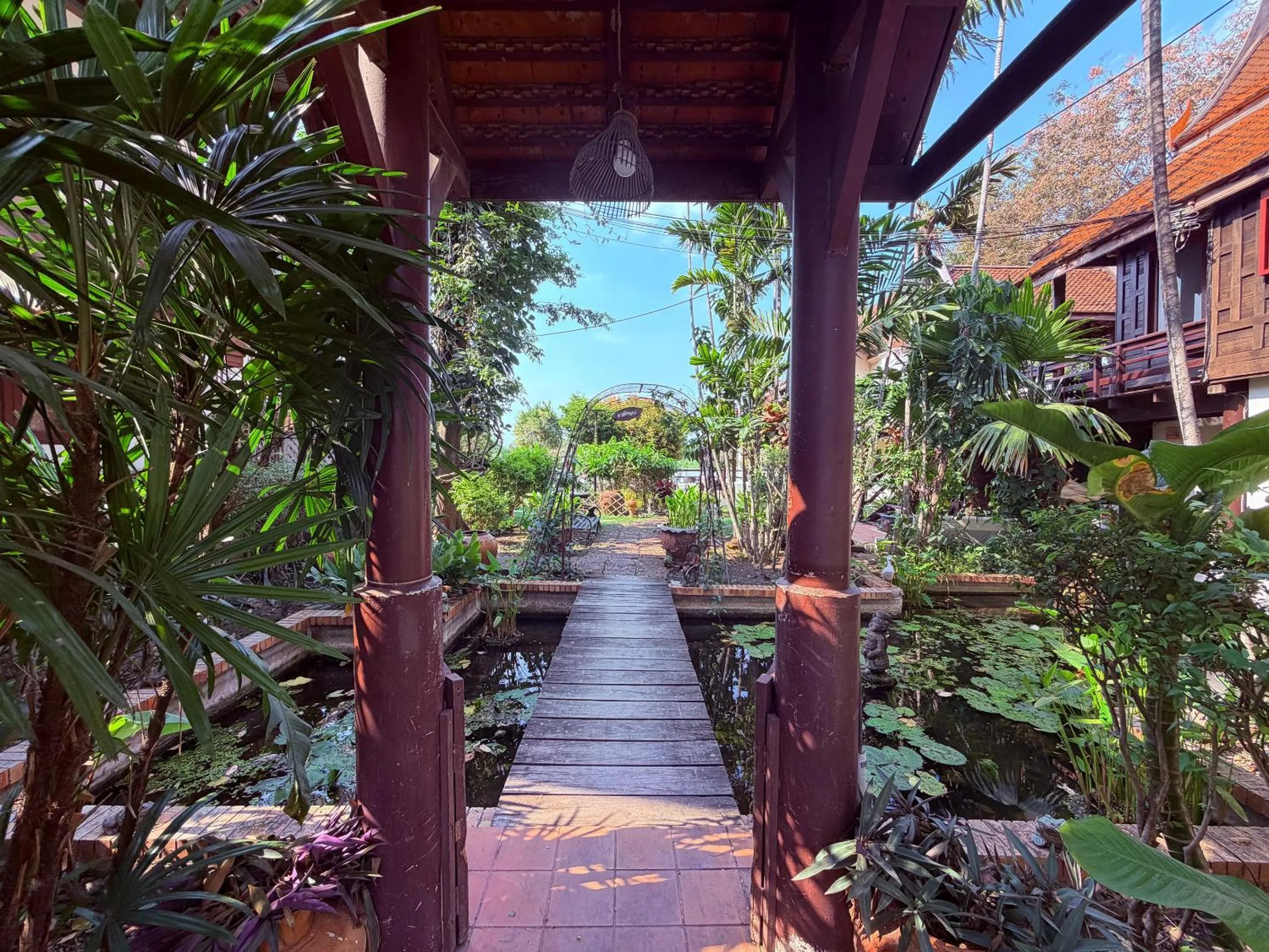 Property building in Ayutthaya Garden River Home