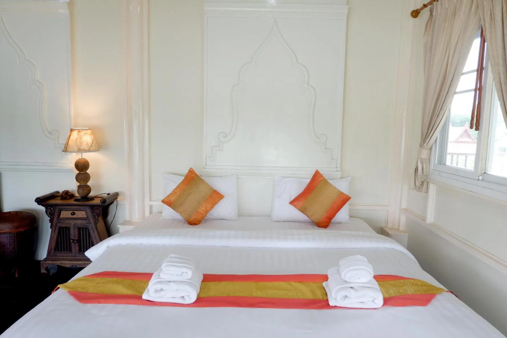 Bed in Ayutthaya Garden River Home