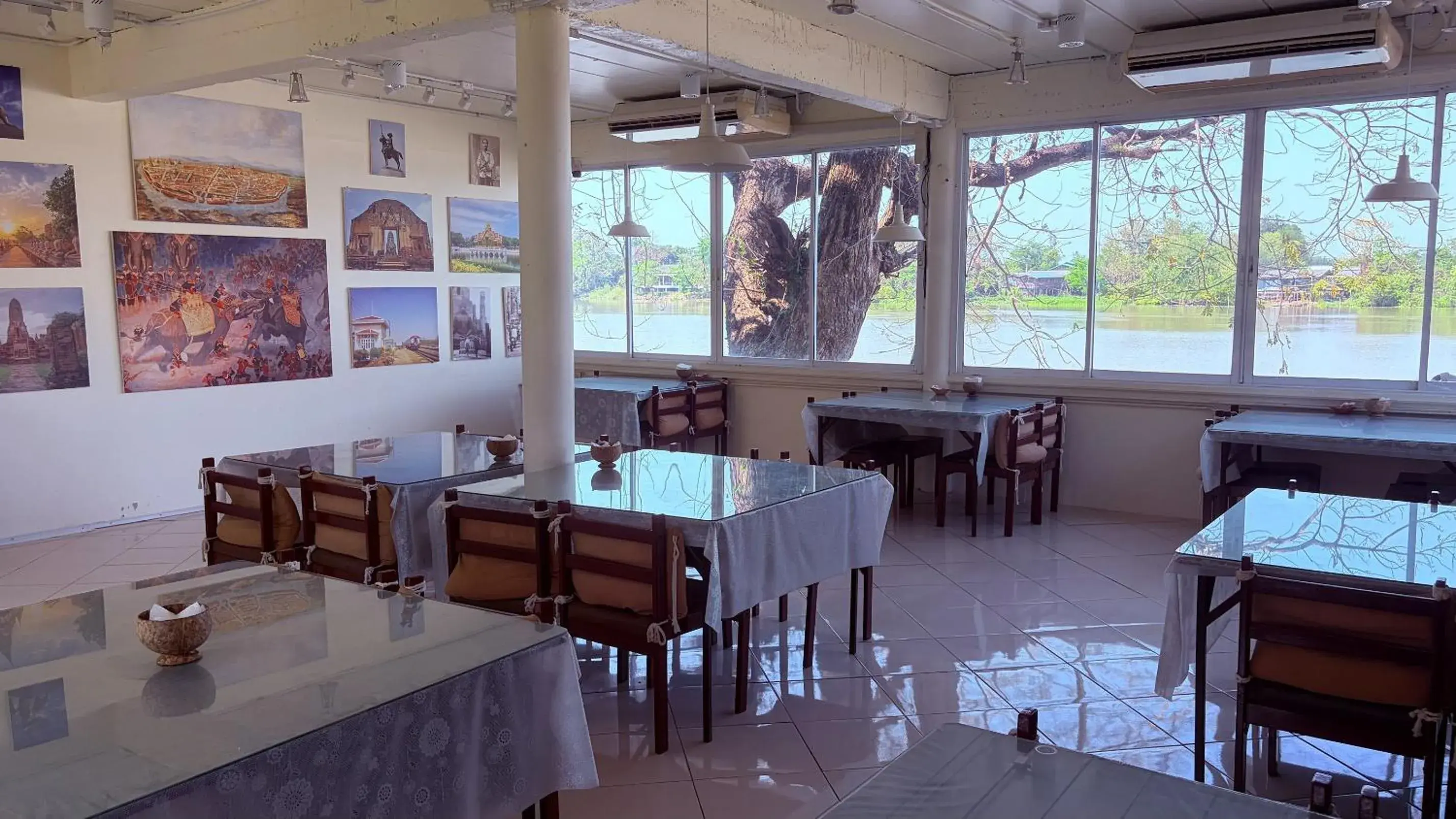 Restaurant/places to eat in Ayutthaya Garden River Home Restaurant/places to eat in Ayutthaya Garden River Home