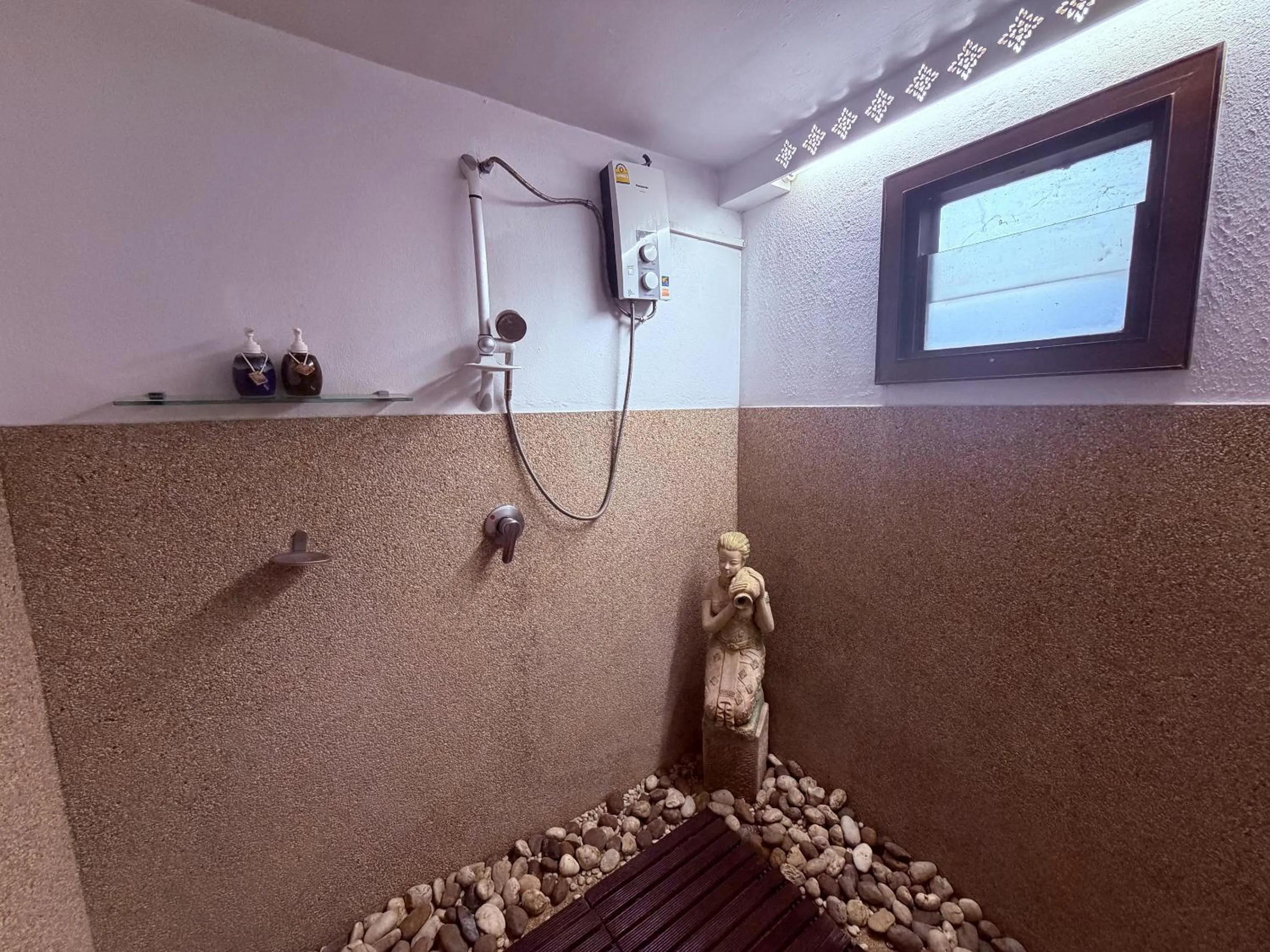 Bathroom in Ayutthaya Garden River Home