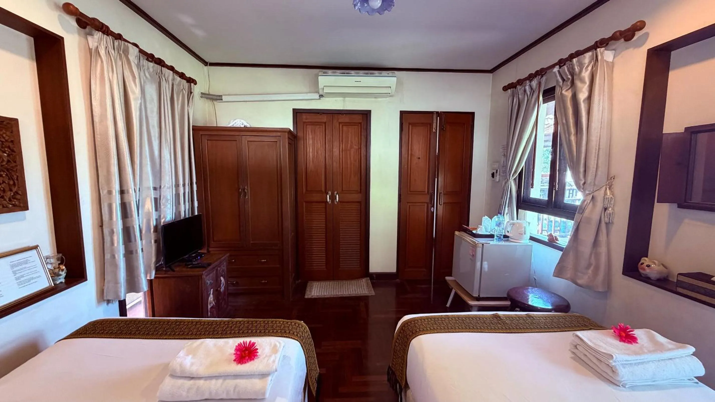 Bed in Ayutthaya Garden River Home