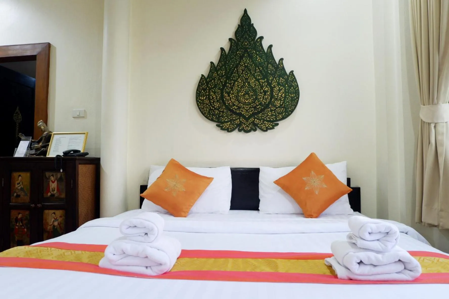 Bed in Ayutthaya Garden River Home