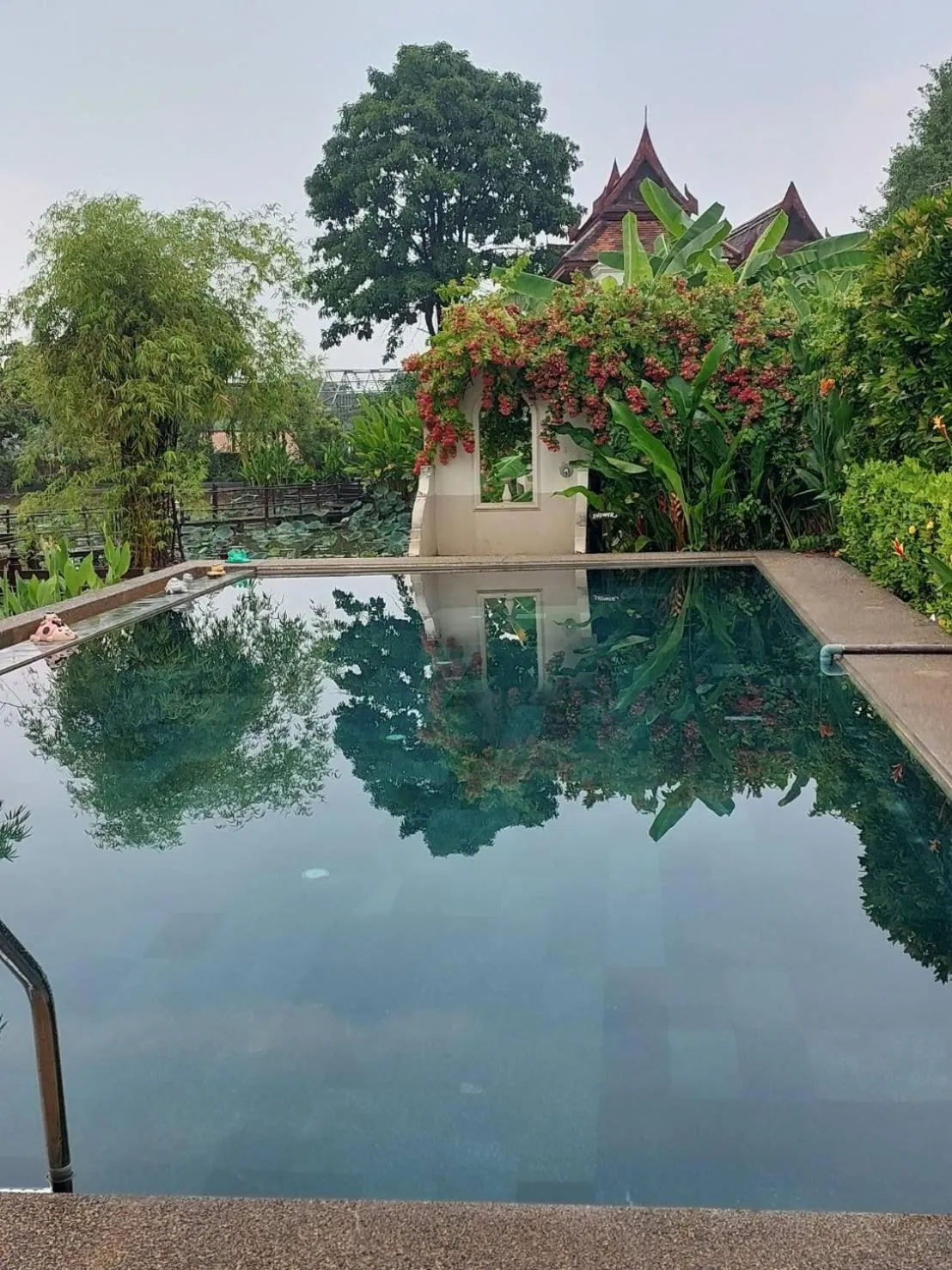 Ayutthaya Garden River Home