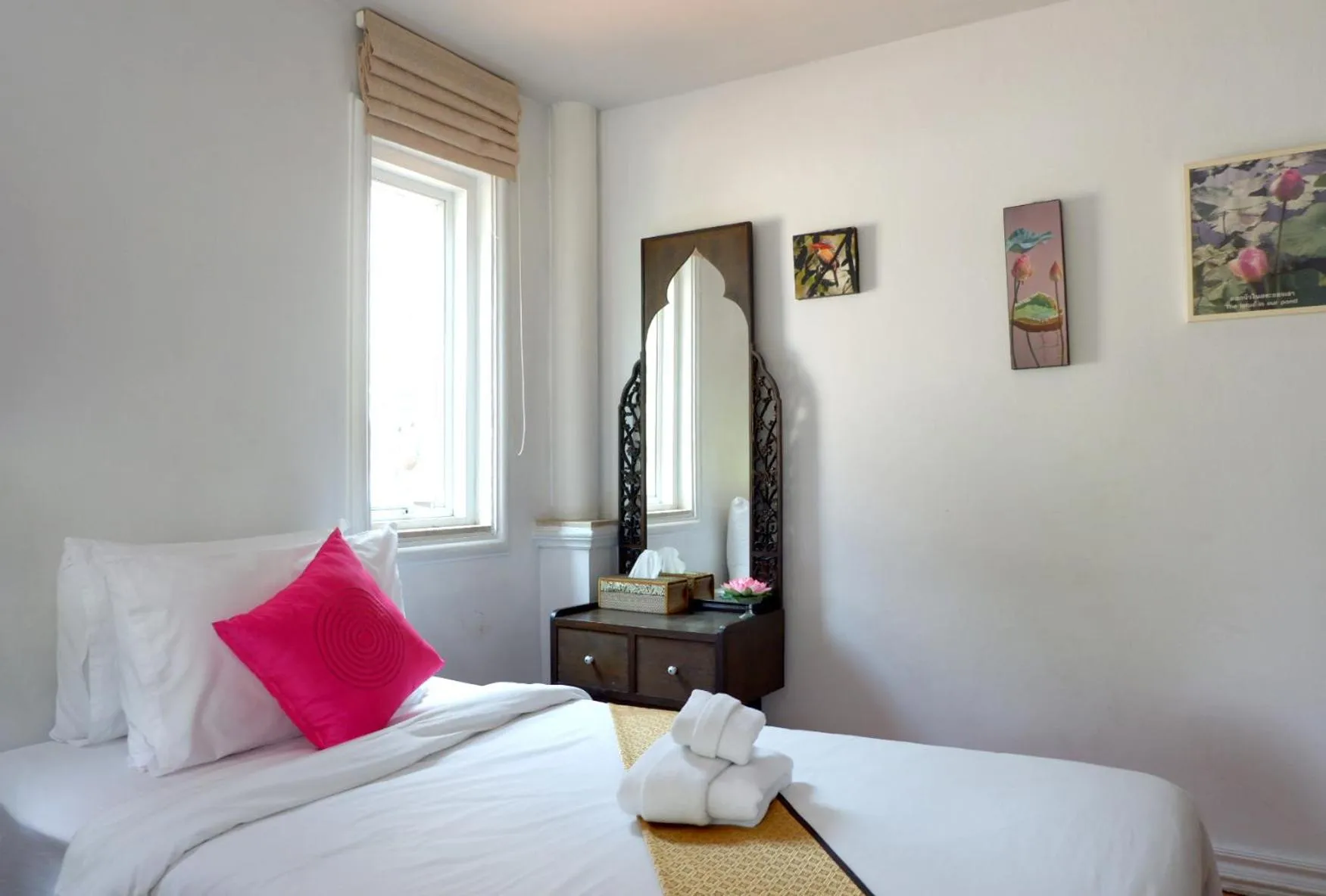 Bed in Ayutthaya Garden River Home