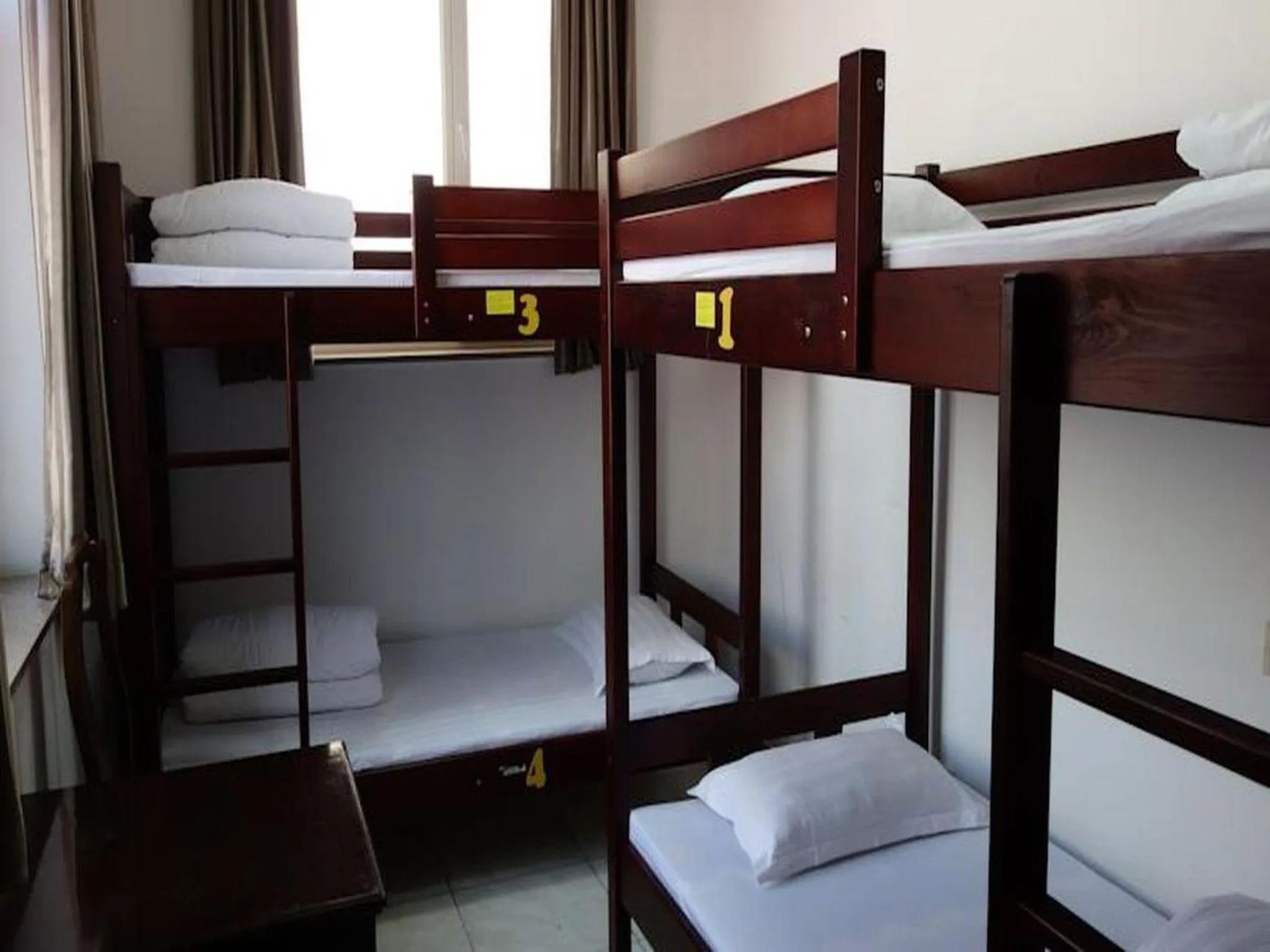 Bunk Bed in Ming Courtyard