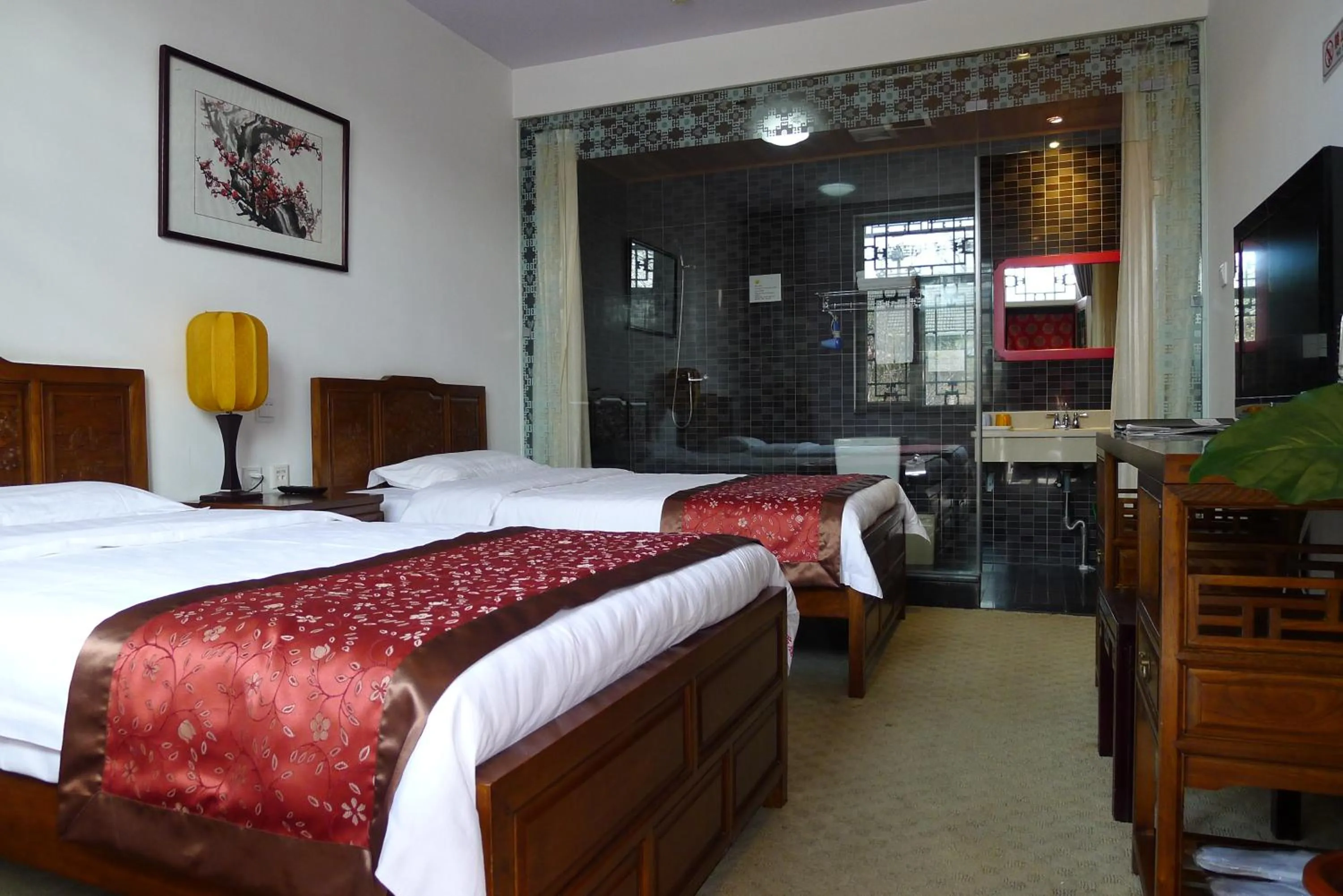 Photo of the whole room in Ming Courtyard