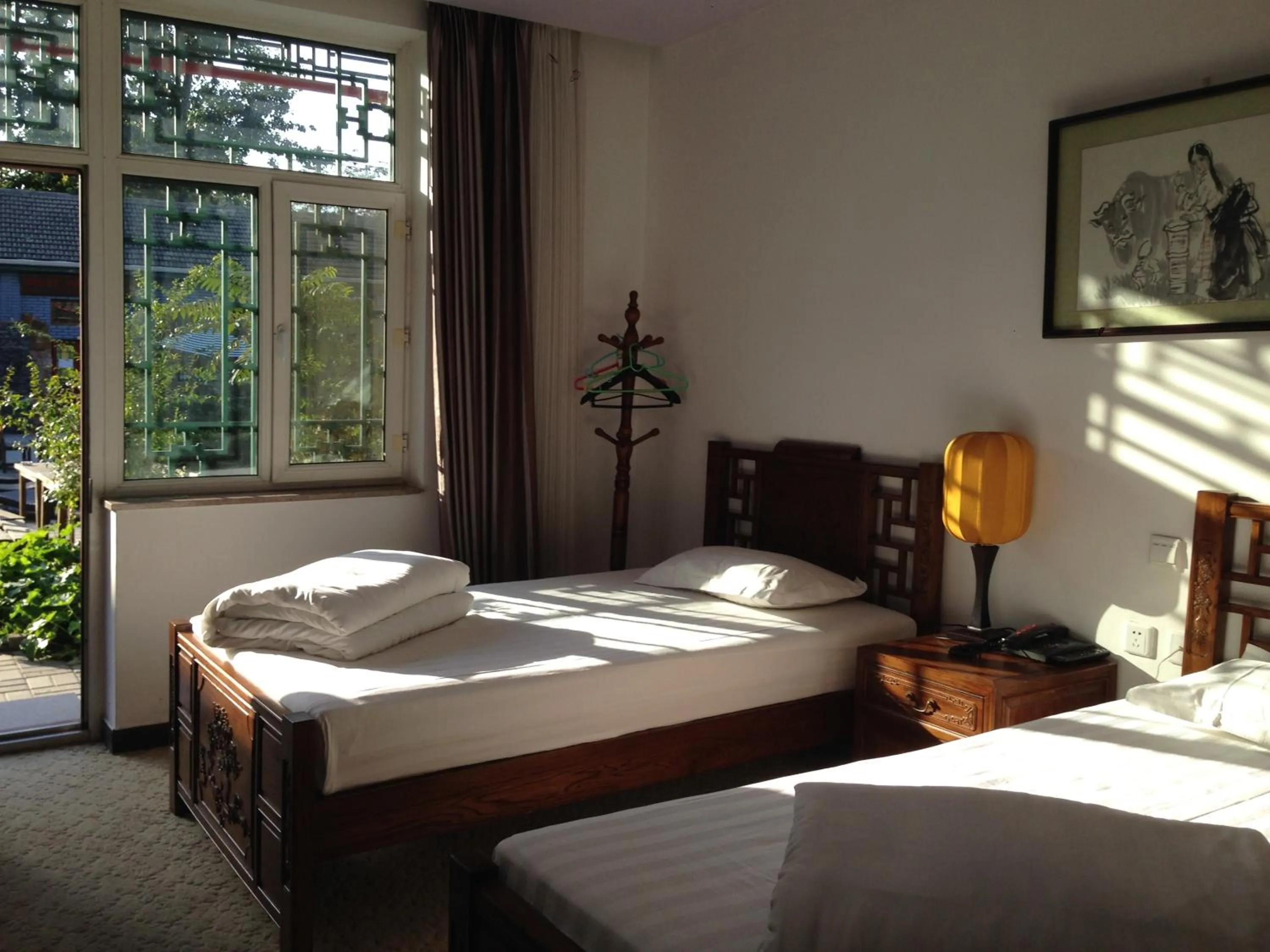 Bed in Ming Courtyard