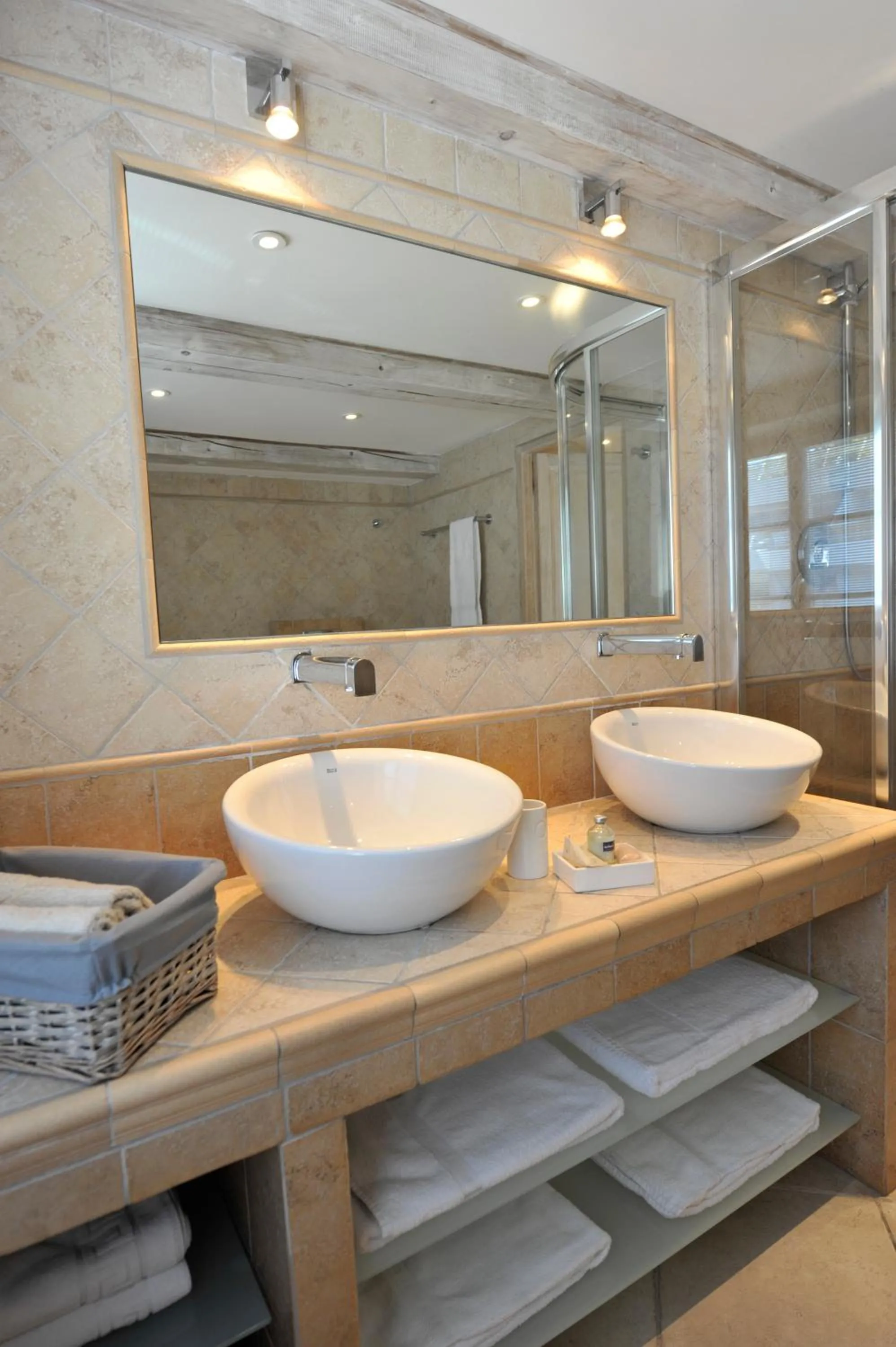 Bathroom in La Bastide du Soleil