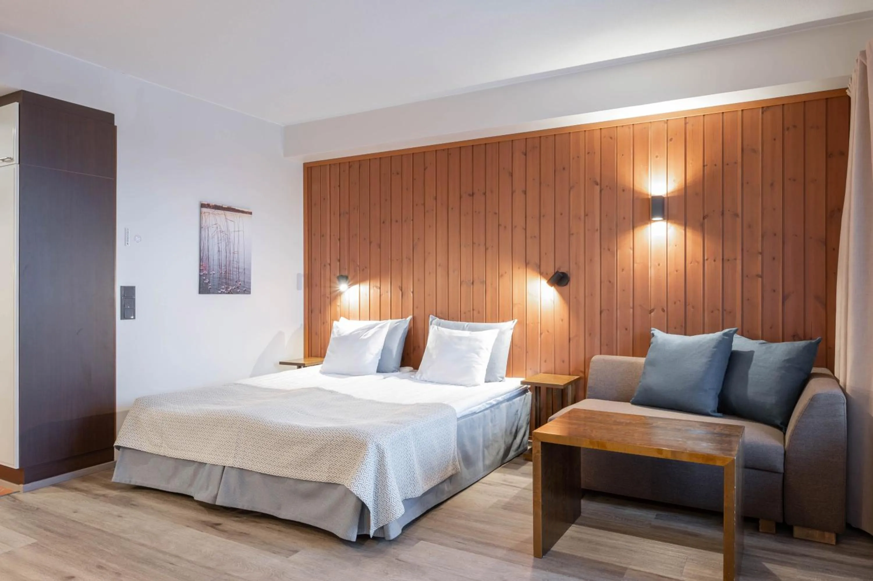 Decorative detail, Bed in Ski-Inn RukaVillage