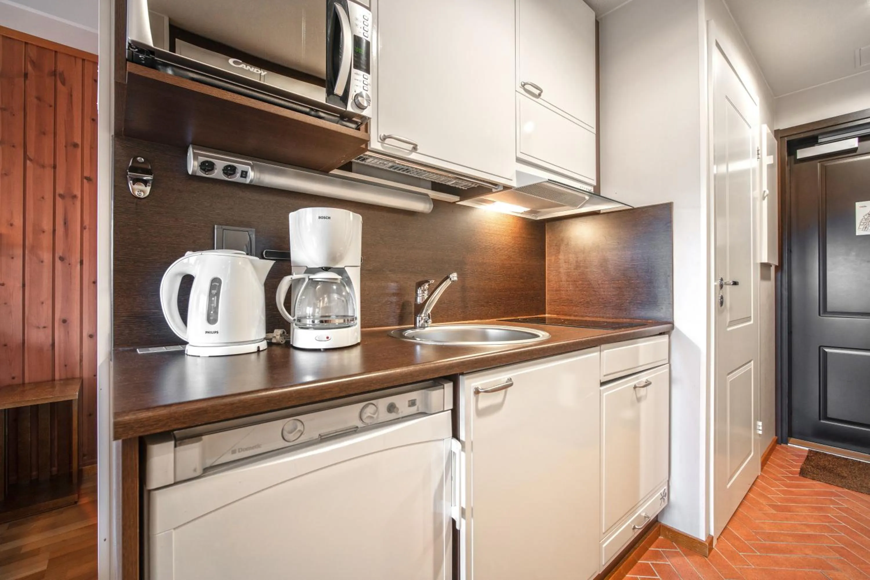 Coffee/tea facilities in Ski-Inn RukaVillage