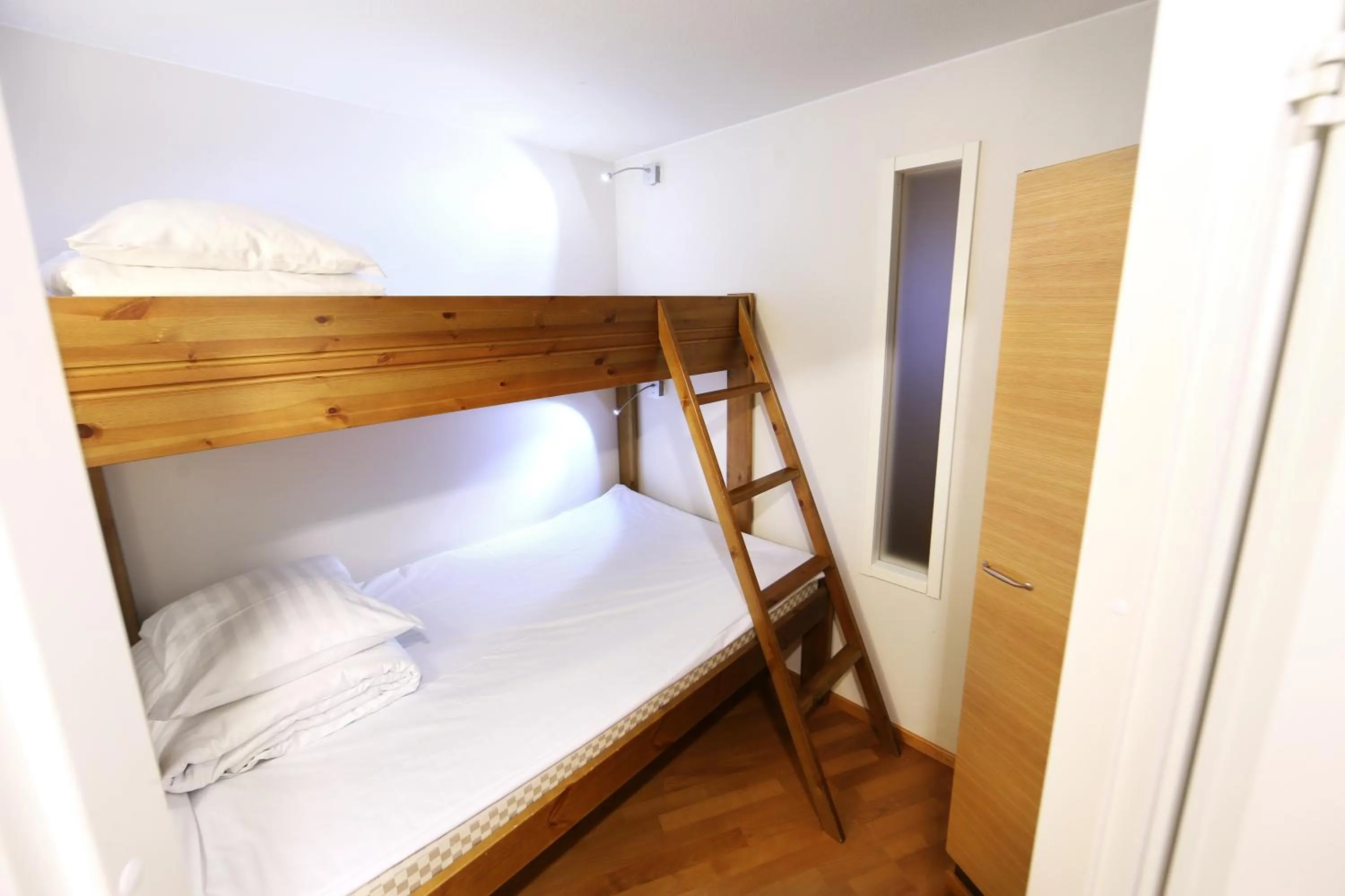 bunk bed, Bed in Ski-Inn RukaVillage