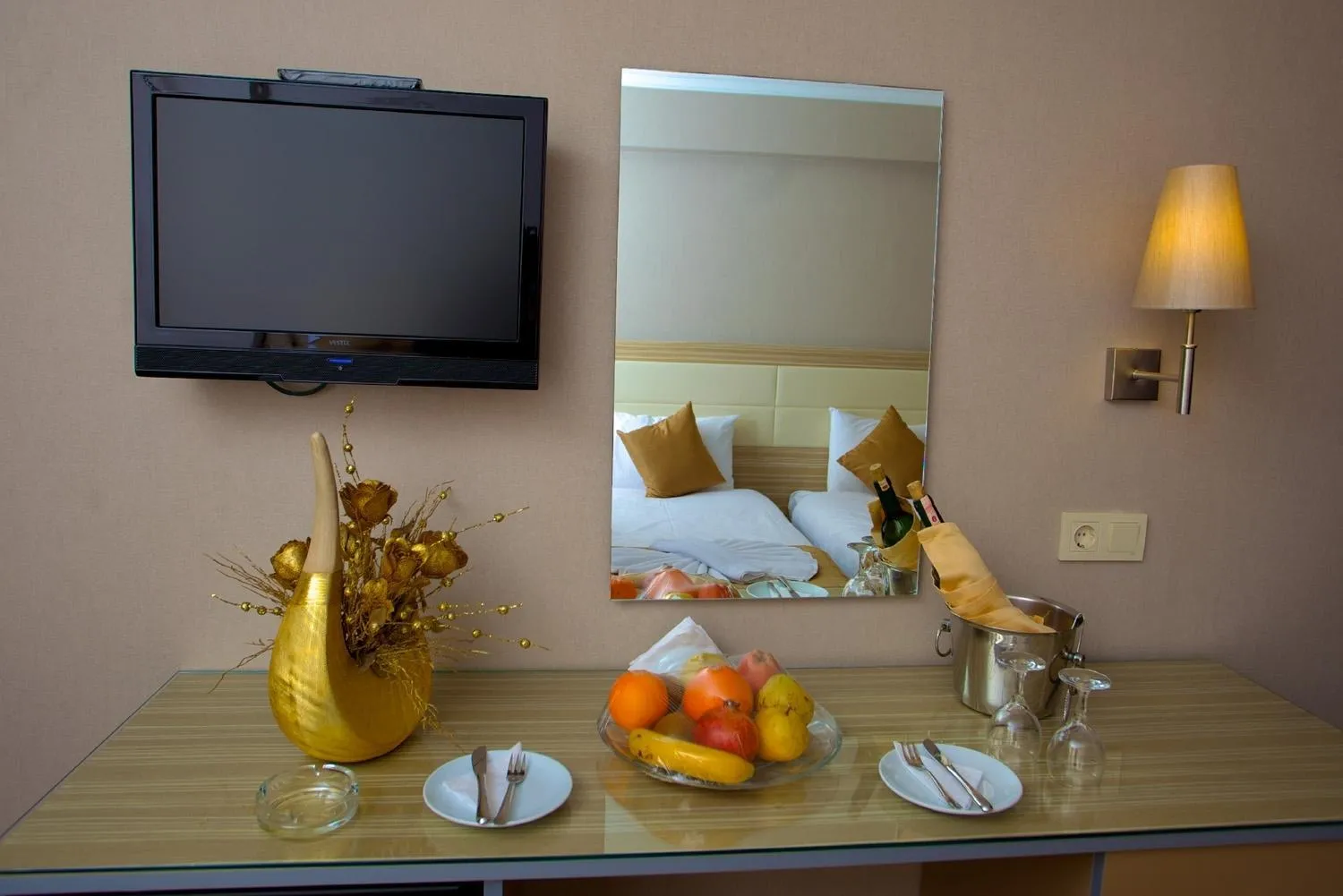 TV and multimedia in Laleli Emin Hotel
