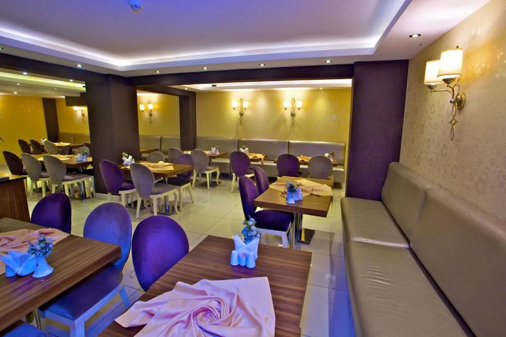 Restaurant/places to eat in Laleli Emin Hotel