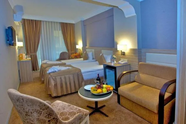 Bed in Laleli Emin Hotel