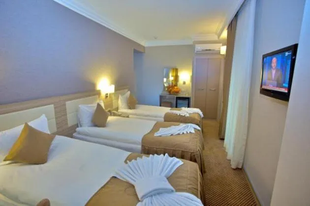 Bed in Laleli Emin Hotel