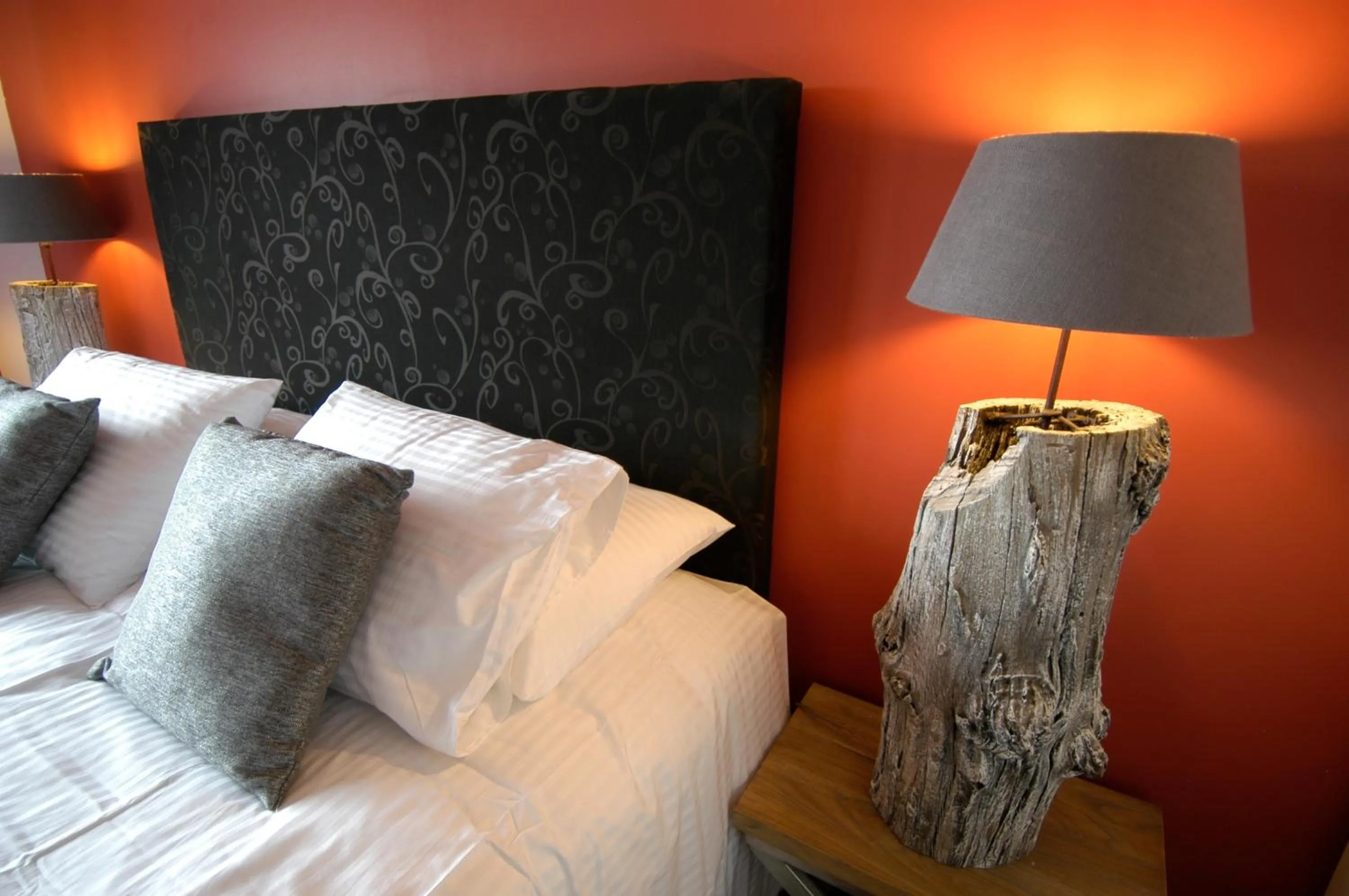 Photo of the whole room, Bed in Auberge De Maison Rouge