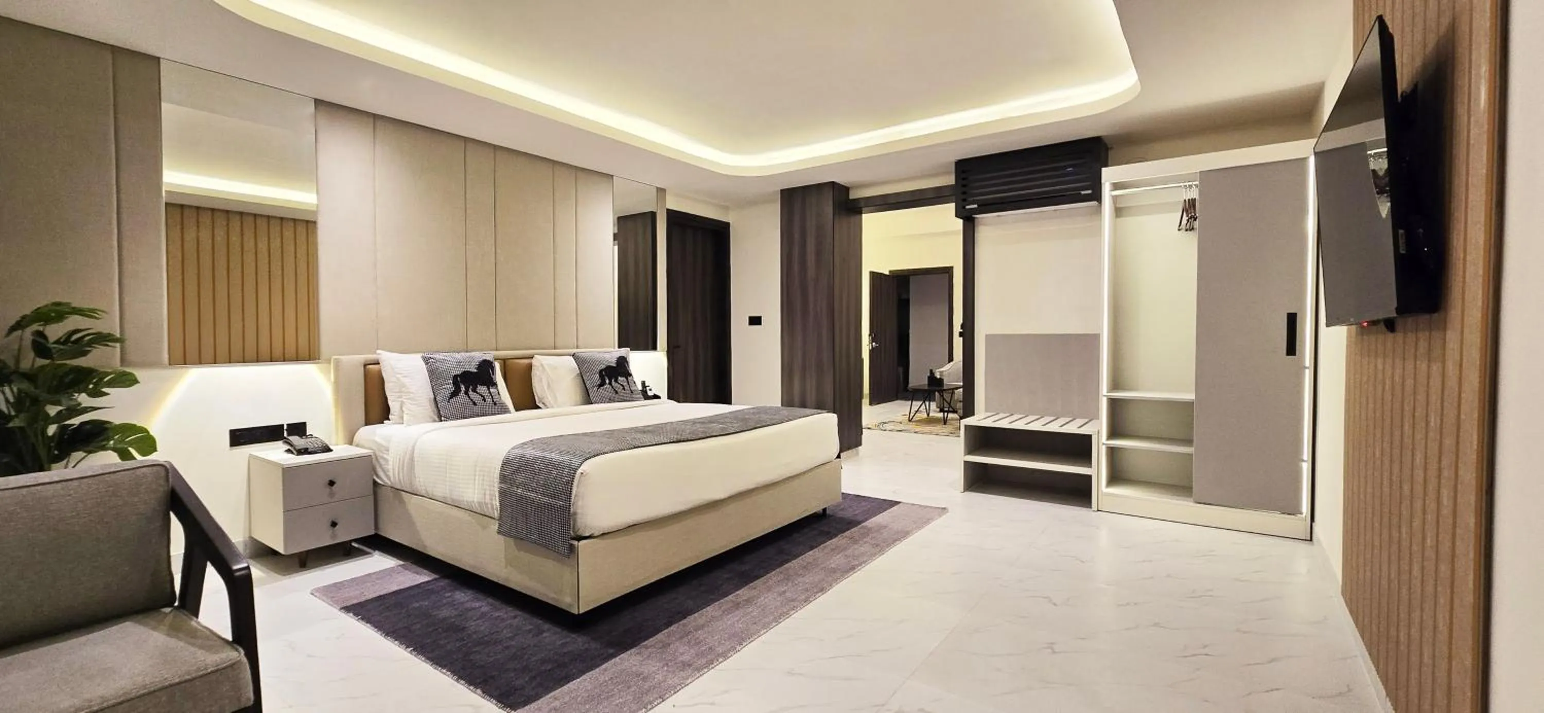 Bed in Pink Pearl Hotel By Chokhi Dhani