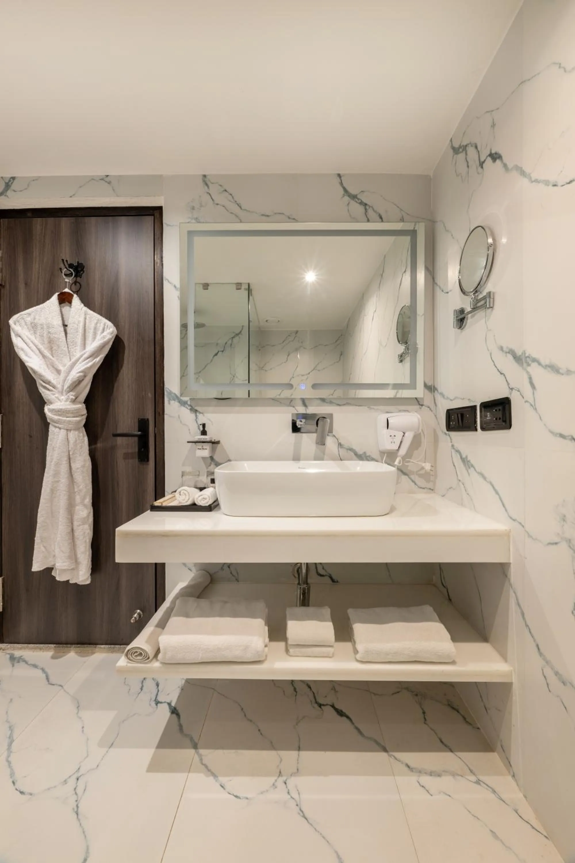 Bathroom in Pink Pearl Hotel By Chokhi Dhani