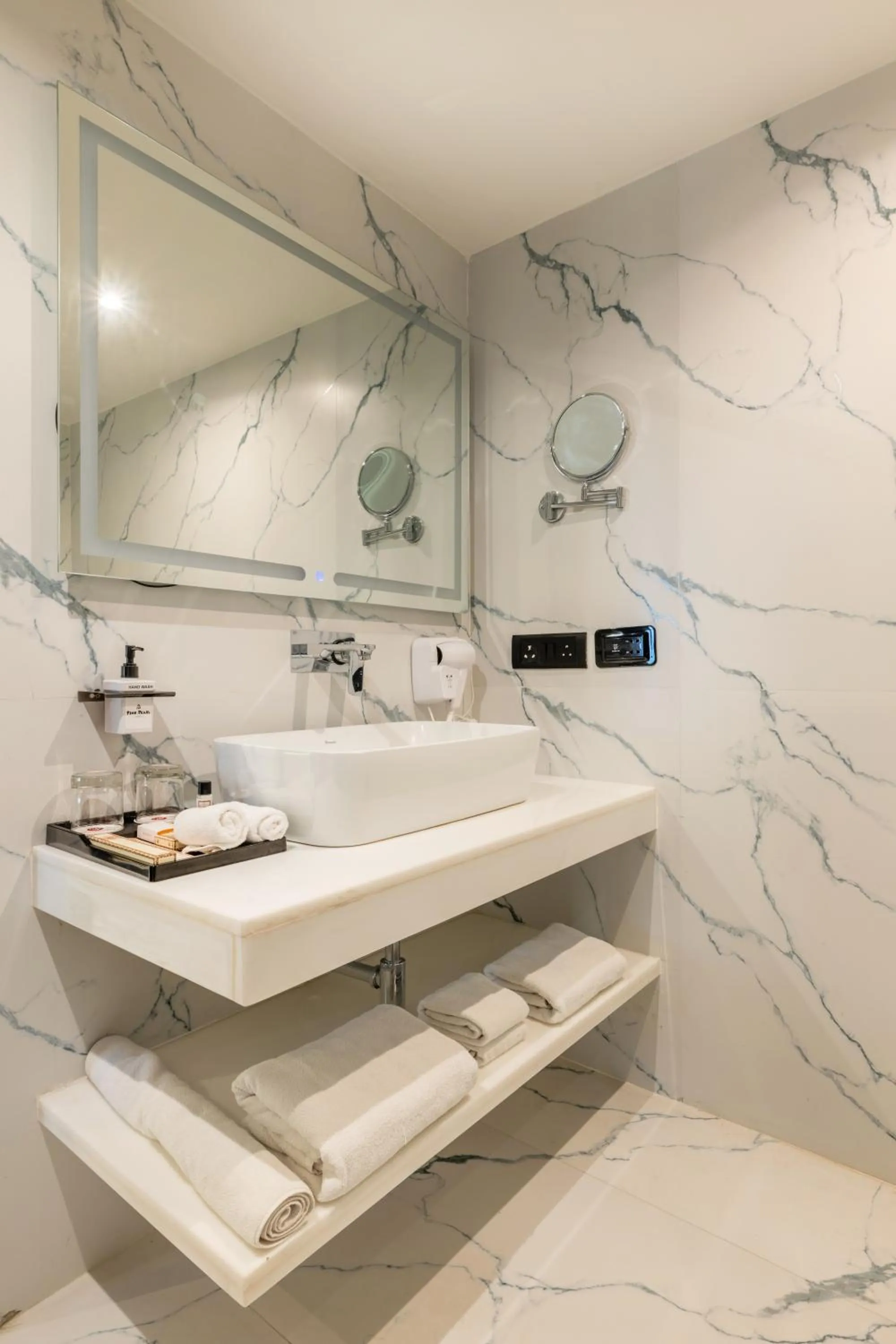 Bathroom in Pink Pearl Hotel By Chokhi Dhani