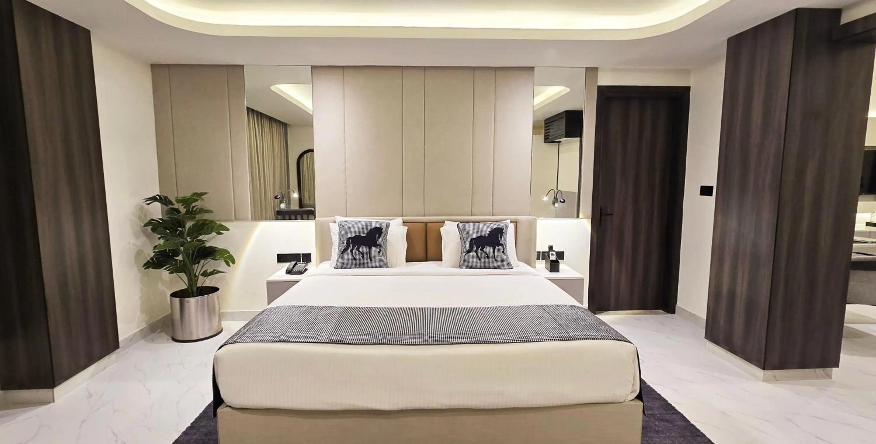 Bed in Pink Pearl Hotel By Chokhi Dhani