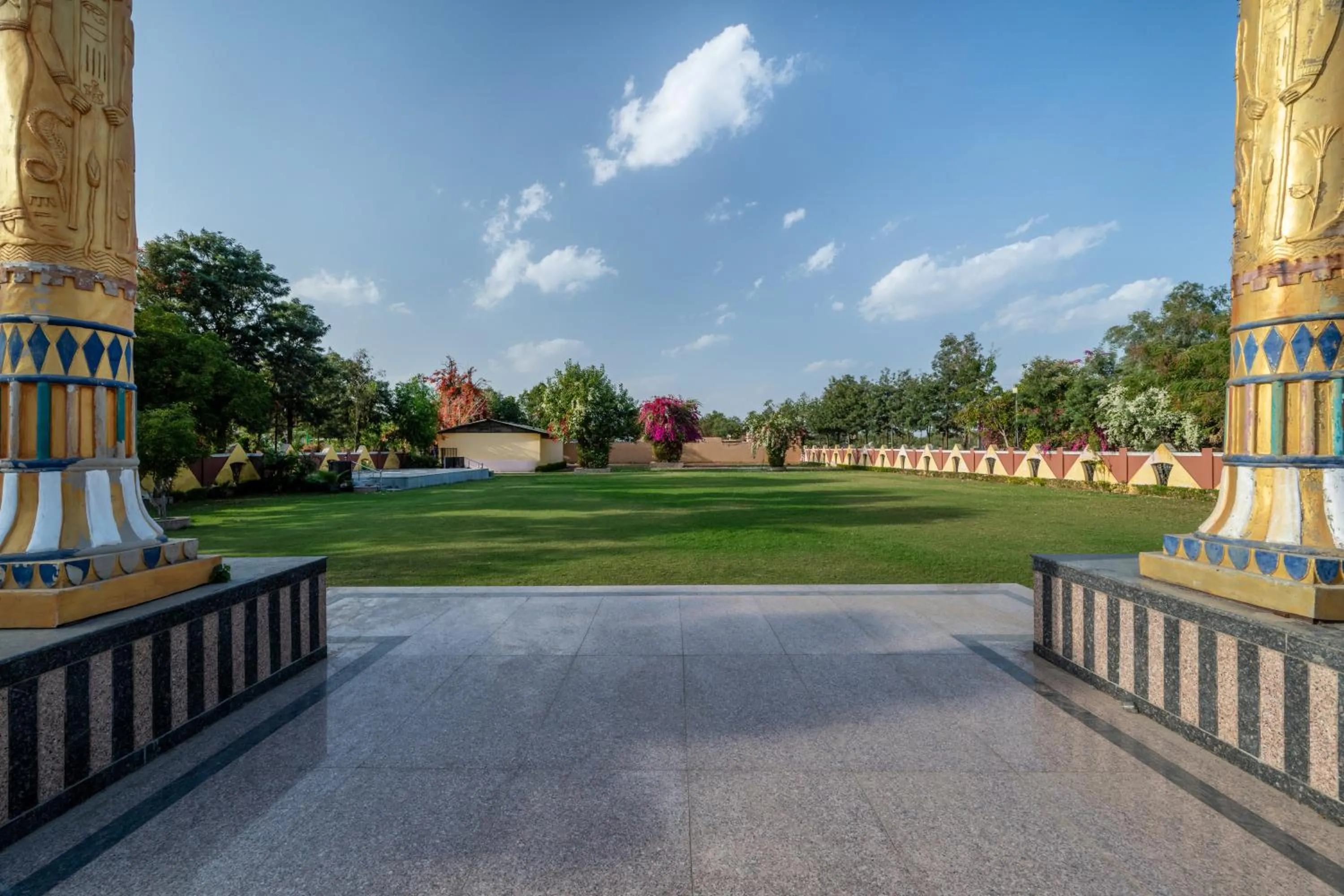 Garden in Pink Pearl Hotel By Chokhi Dhani
