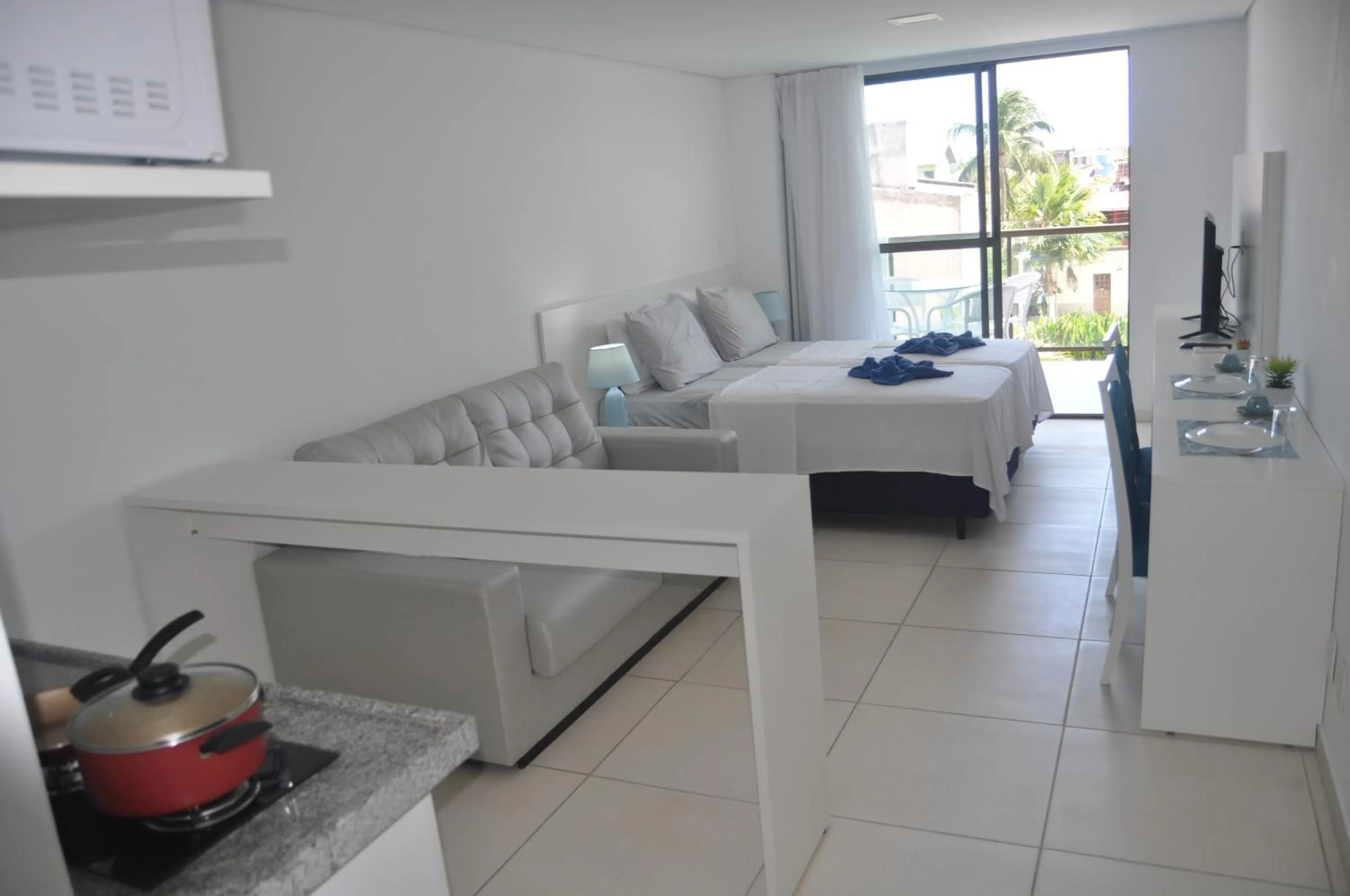 Living room, Bed in Laguna Beach Flat - LUXO