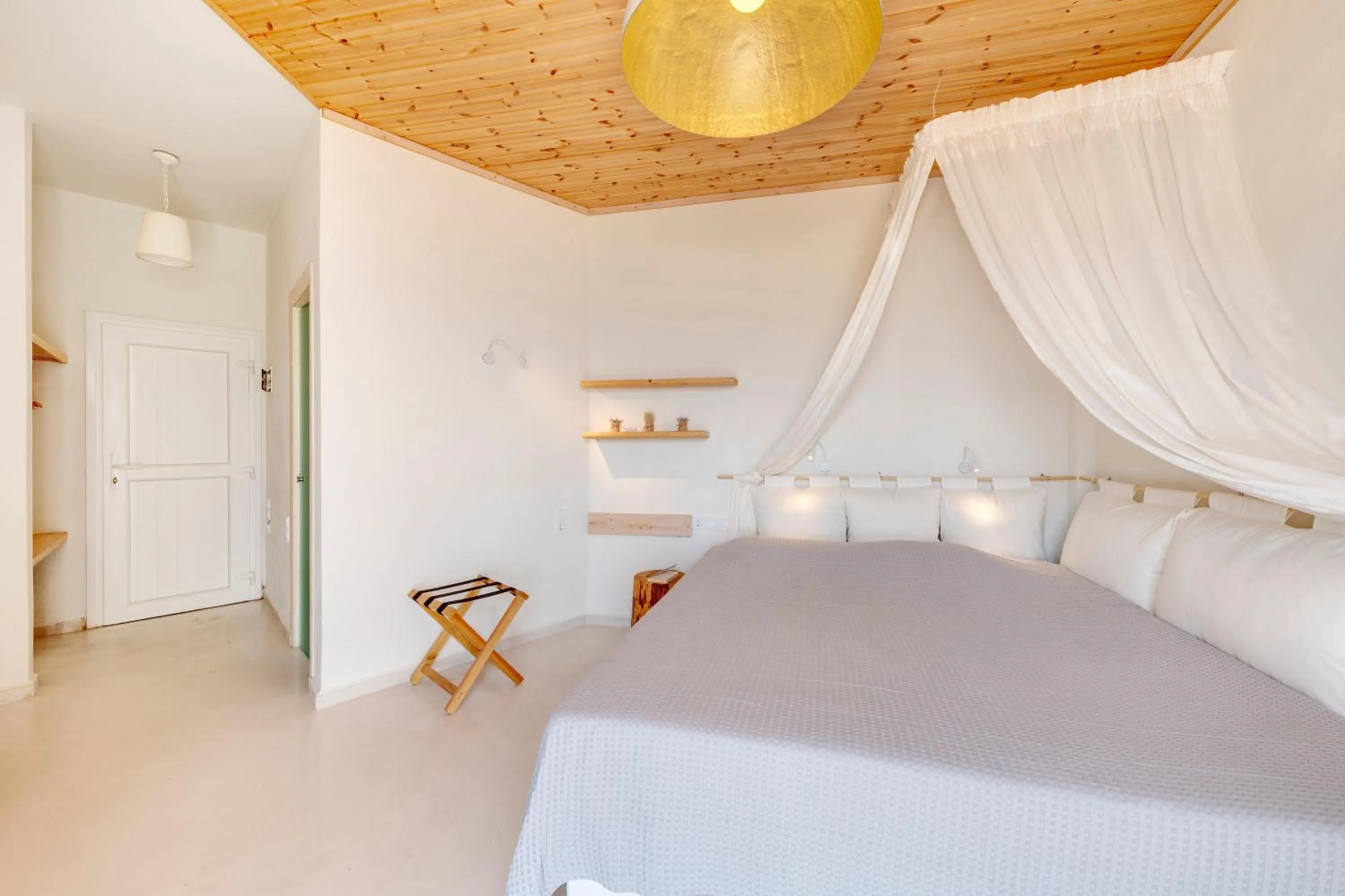 Photo of the whole room, Bed in Faros Resort