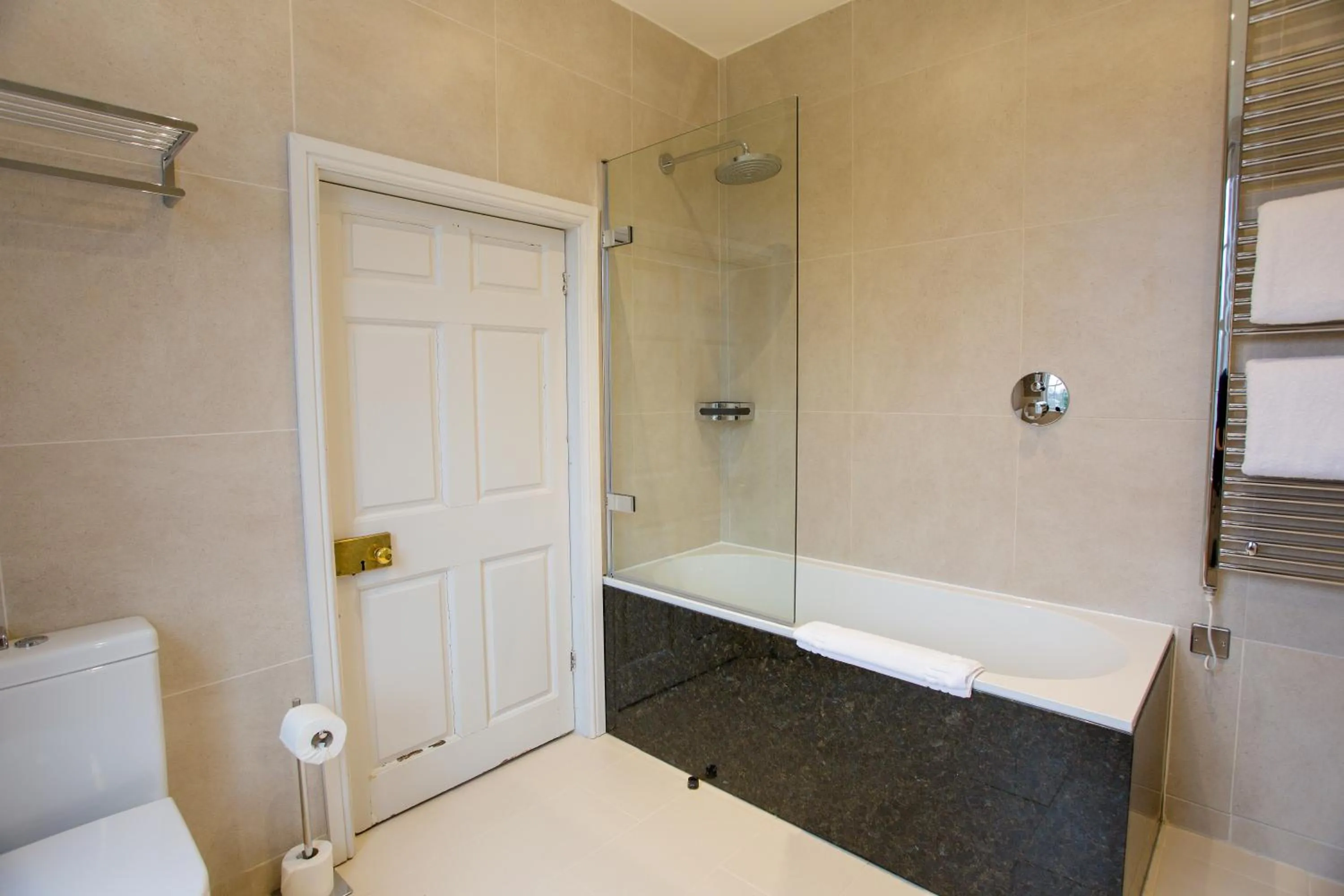Shower in Grays Court Hotel