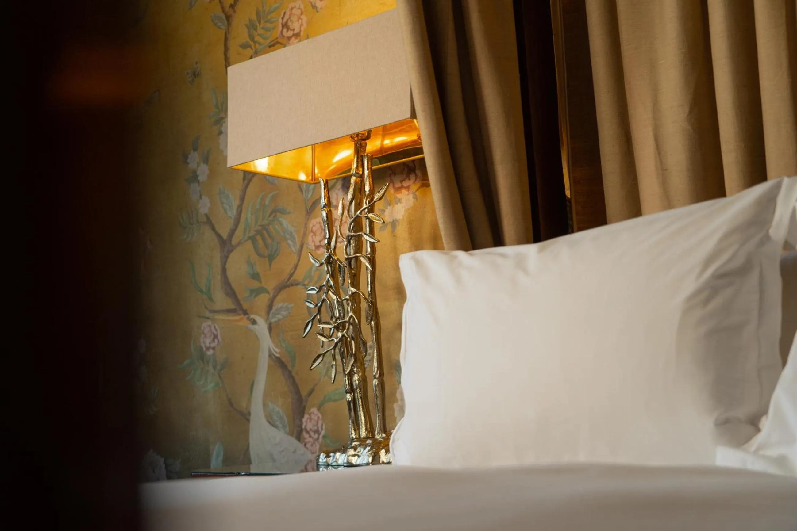 Bed in Grays Court Hotel