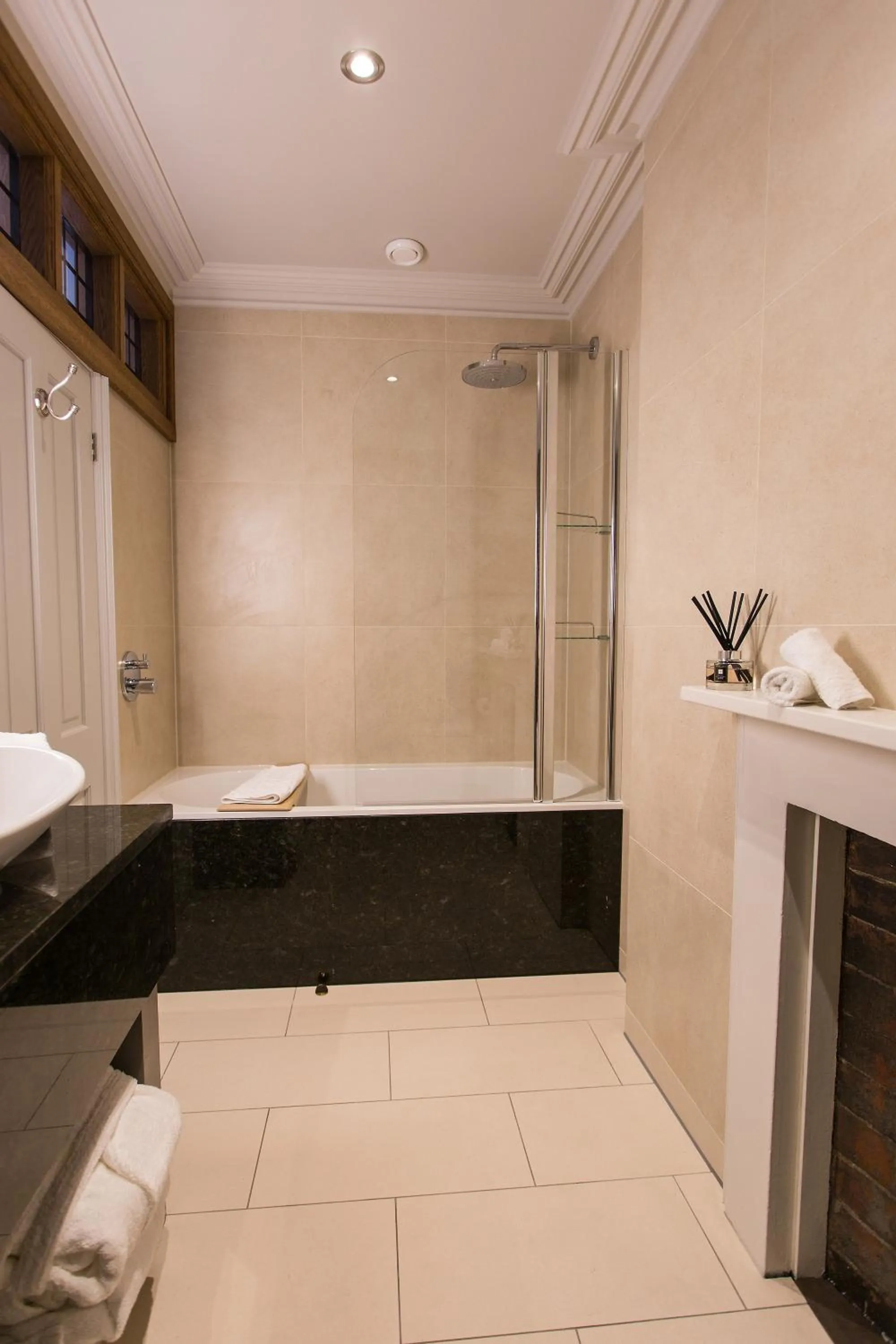 Shower in Grays Court Hotel