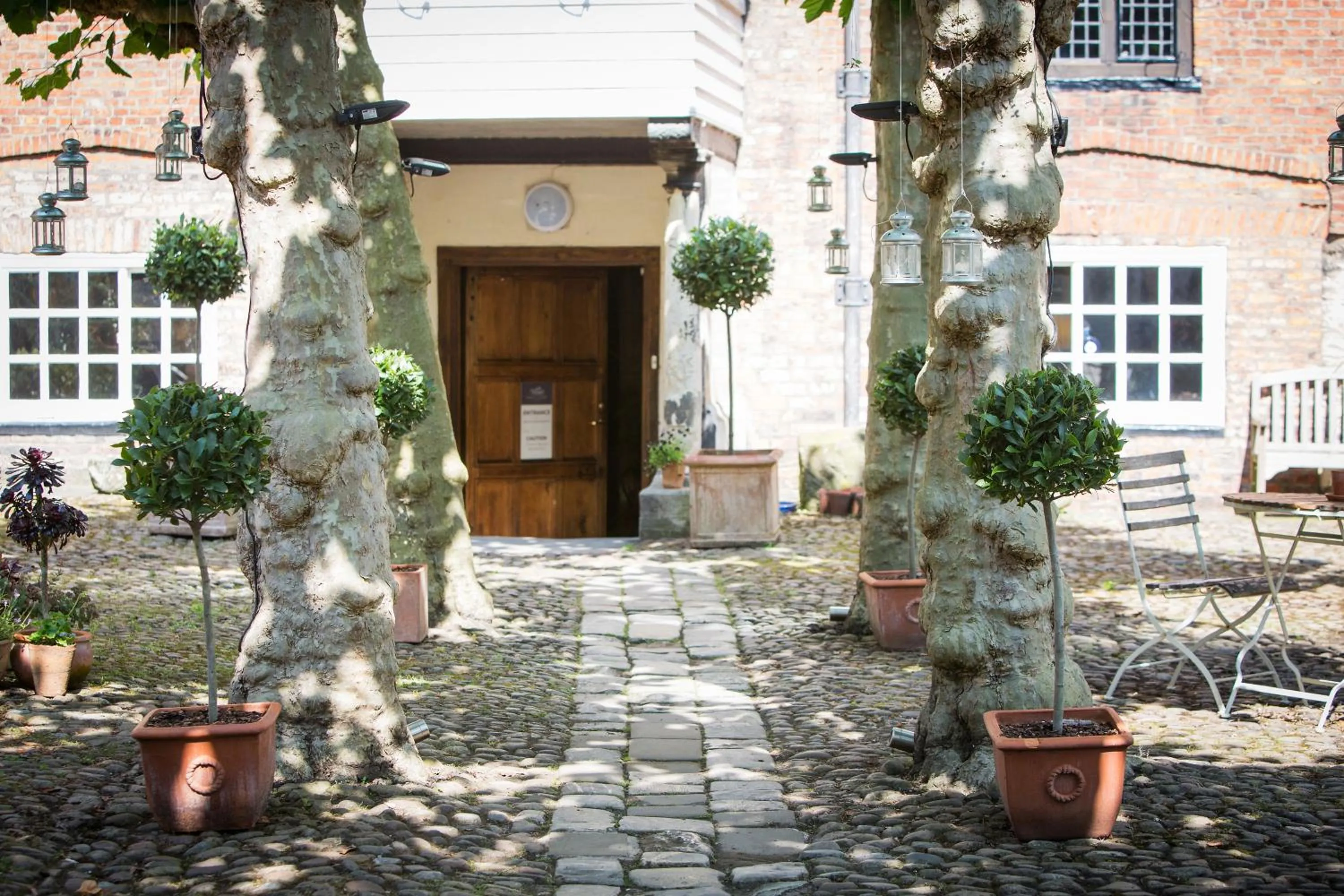 Facade/entrance in Grays Court Hotel