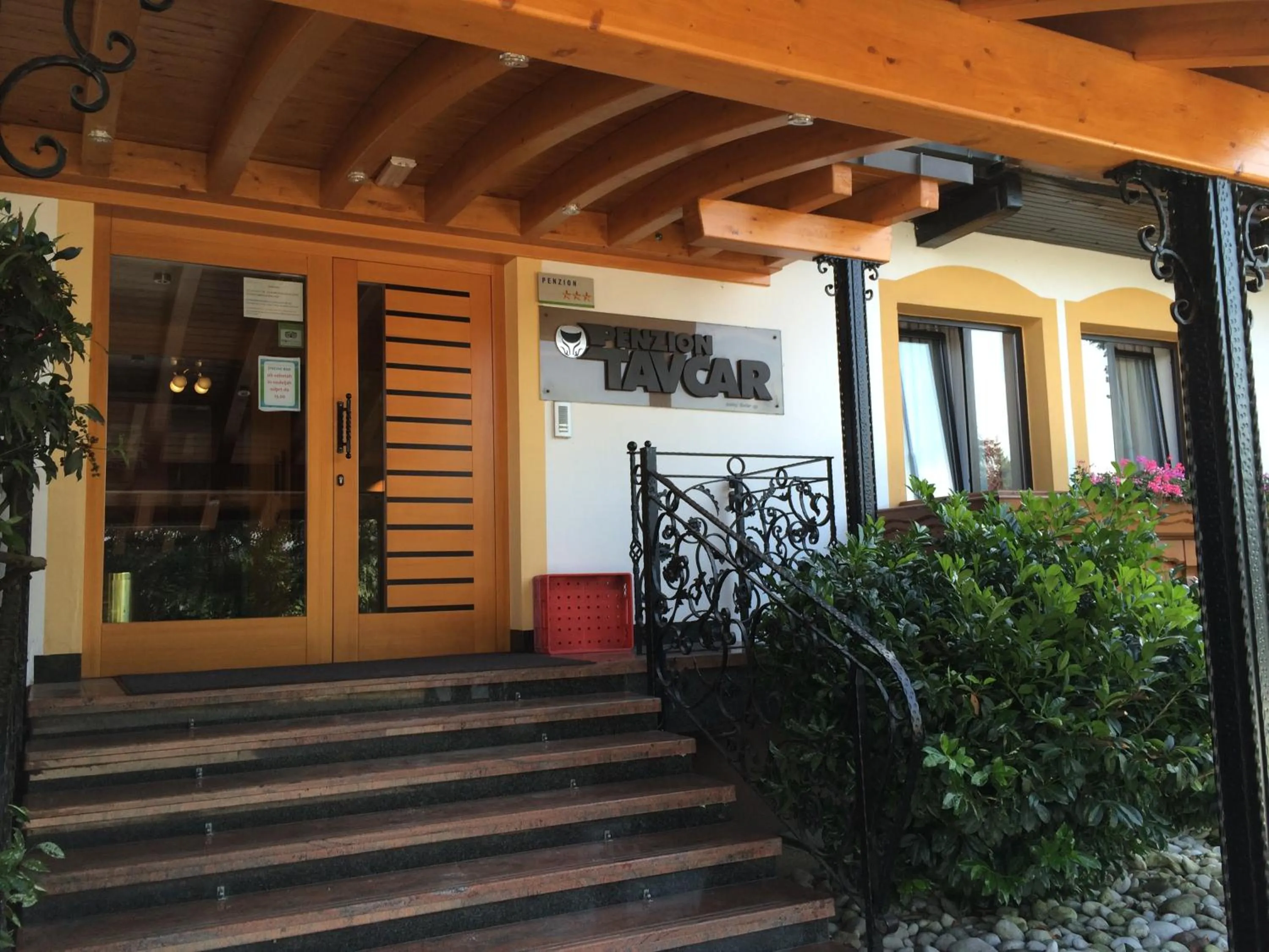 Facade/entrance in Penzion Tavcar