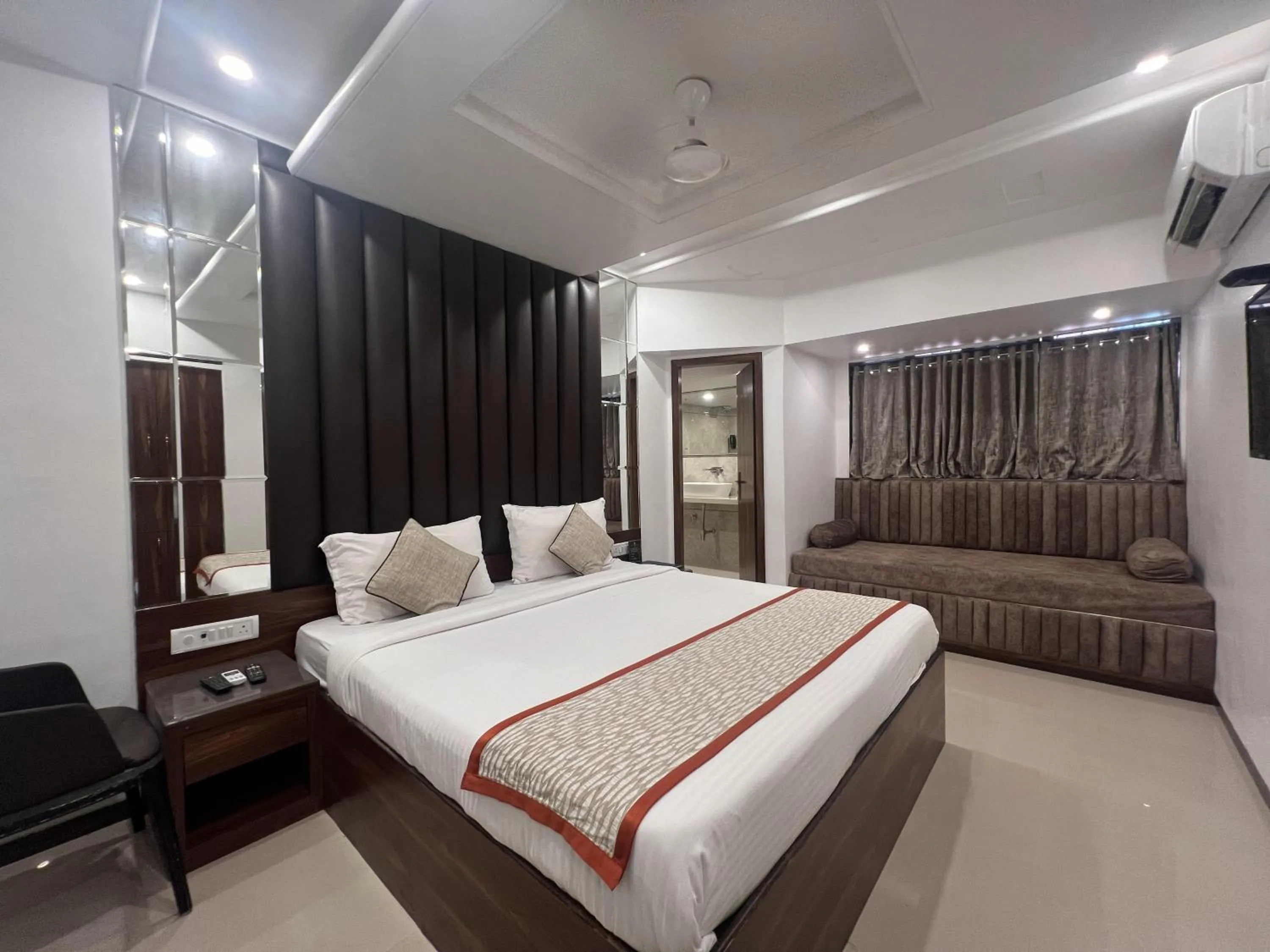 Bed in Hotel Supreme - Cuffe Parade