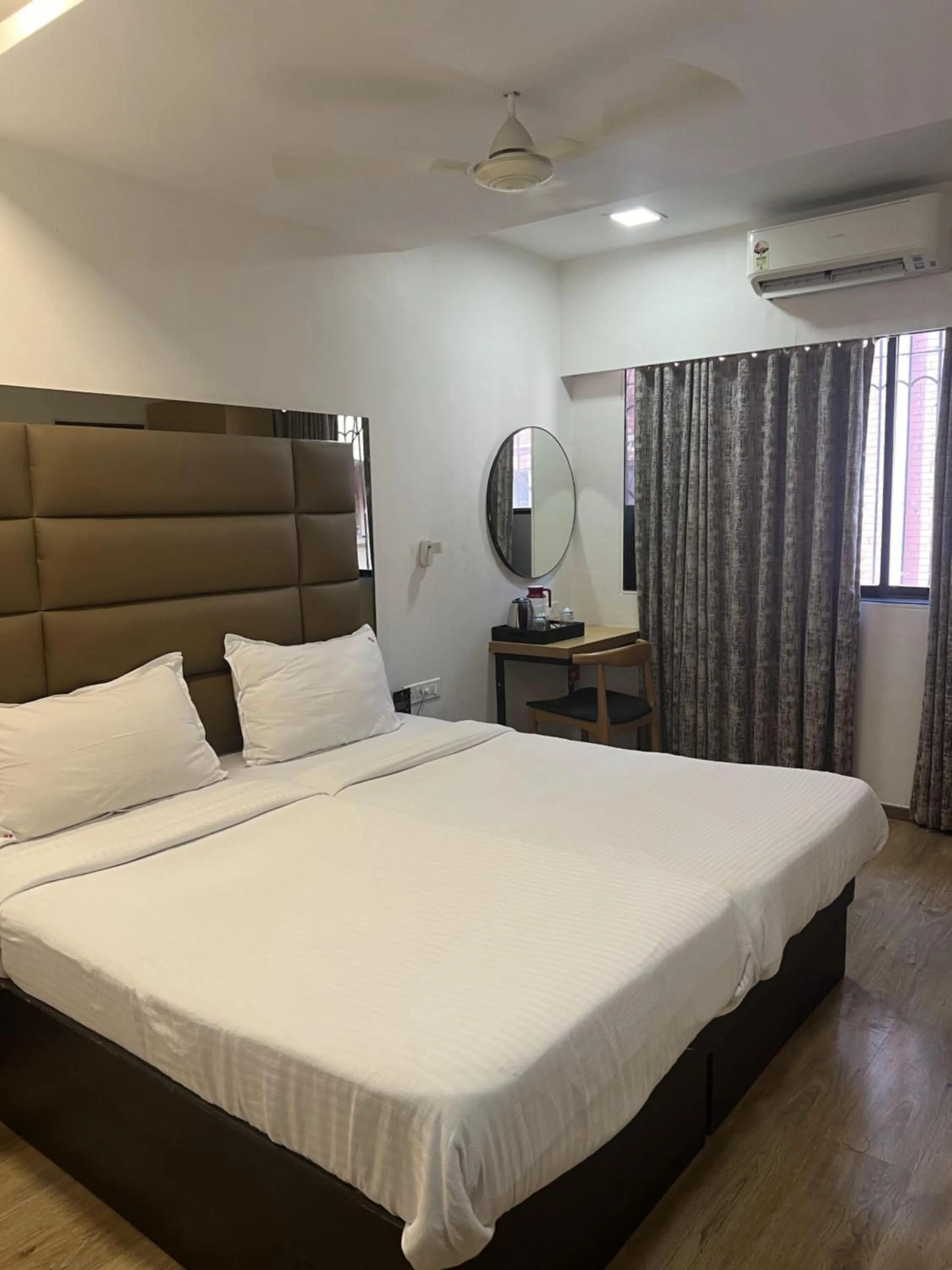Bed in Hotel Supreme - Cuffe Parade