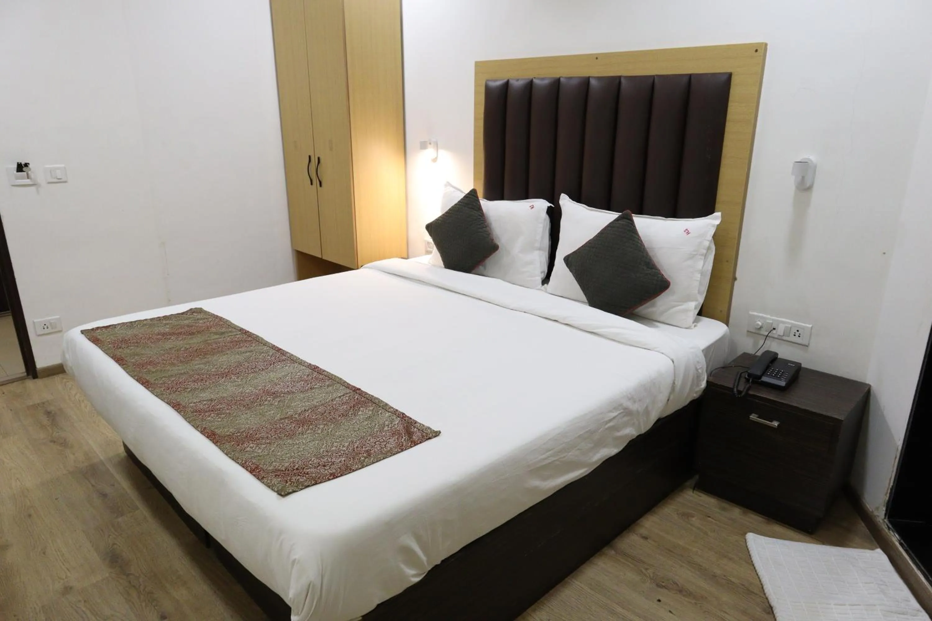 Bed in Hotel Supreme - Cuffe Parade