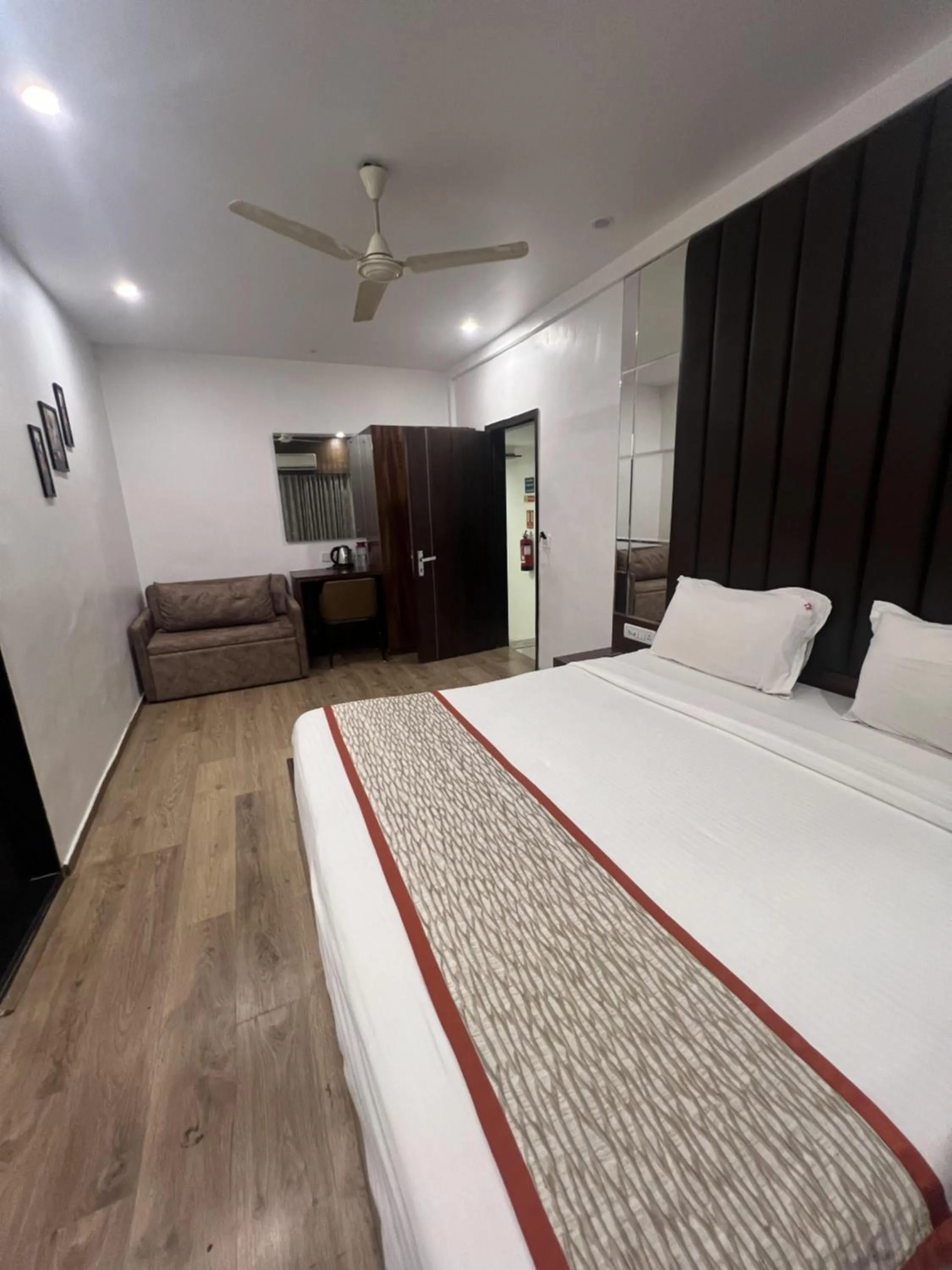 Bed in Hotel Supreme - Cuffe Parade