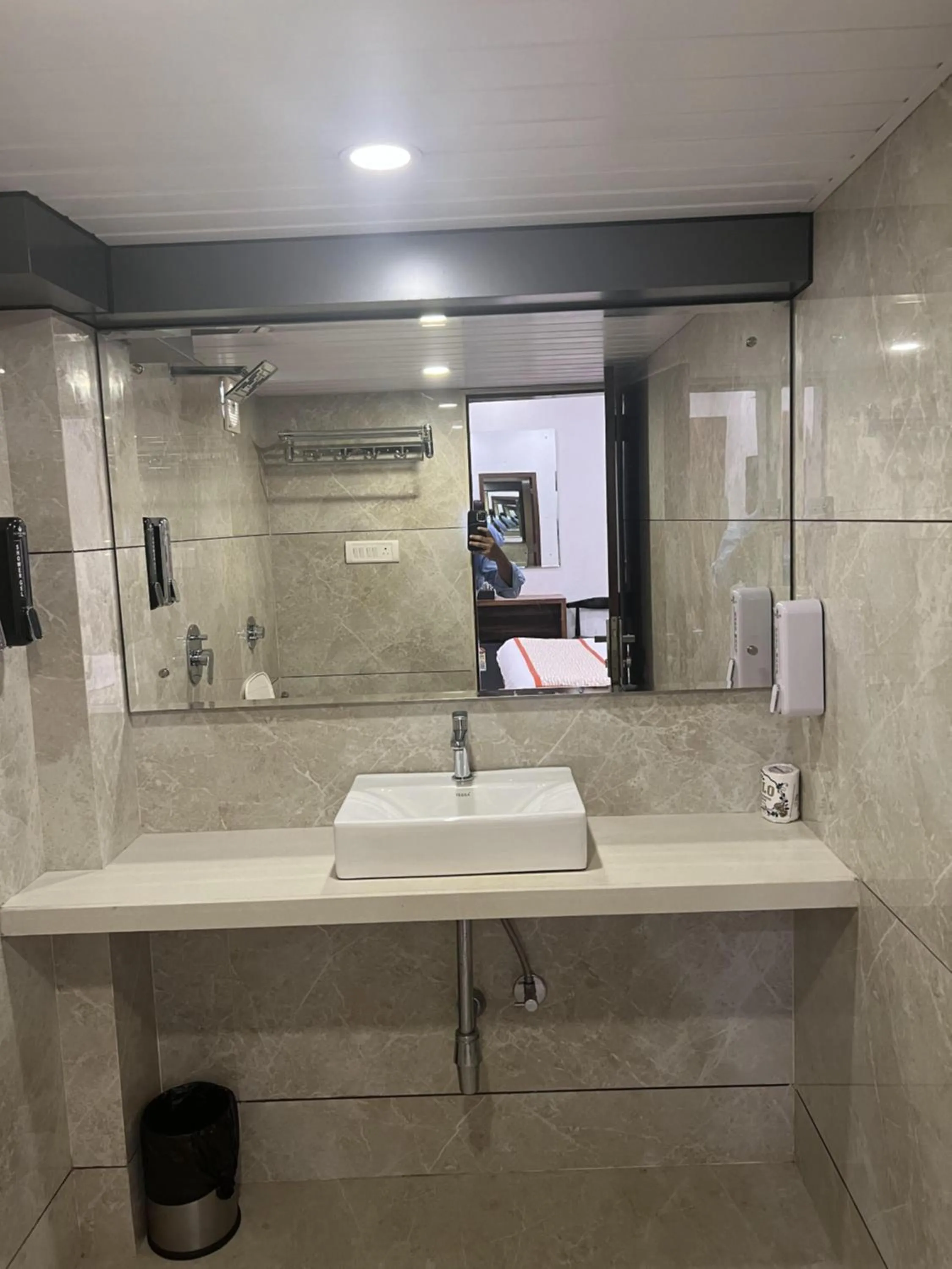 Bathroom in Hotel Supreme - Cuffe Parade
