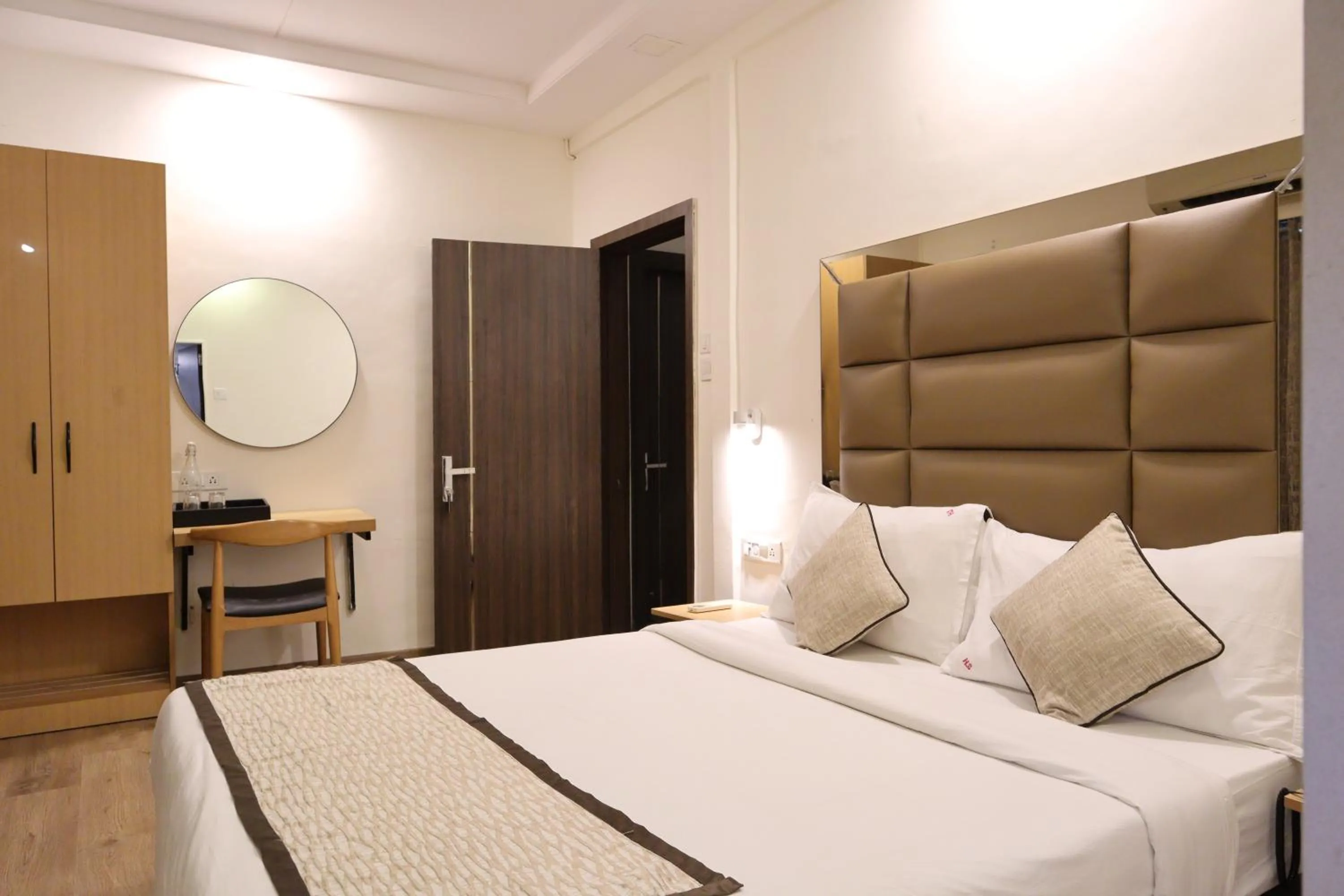 Bed in Hotel Supreme - Cuffe Parade