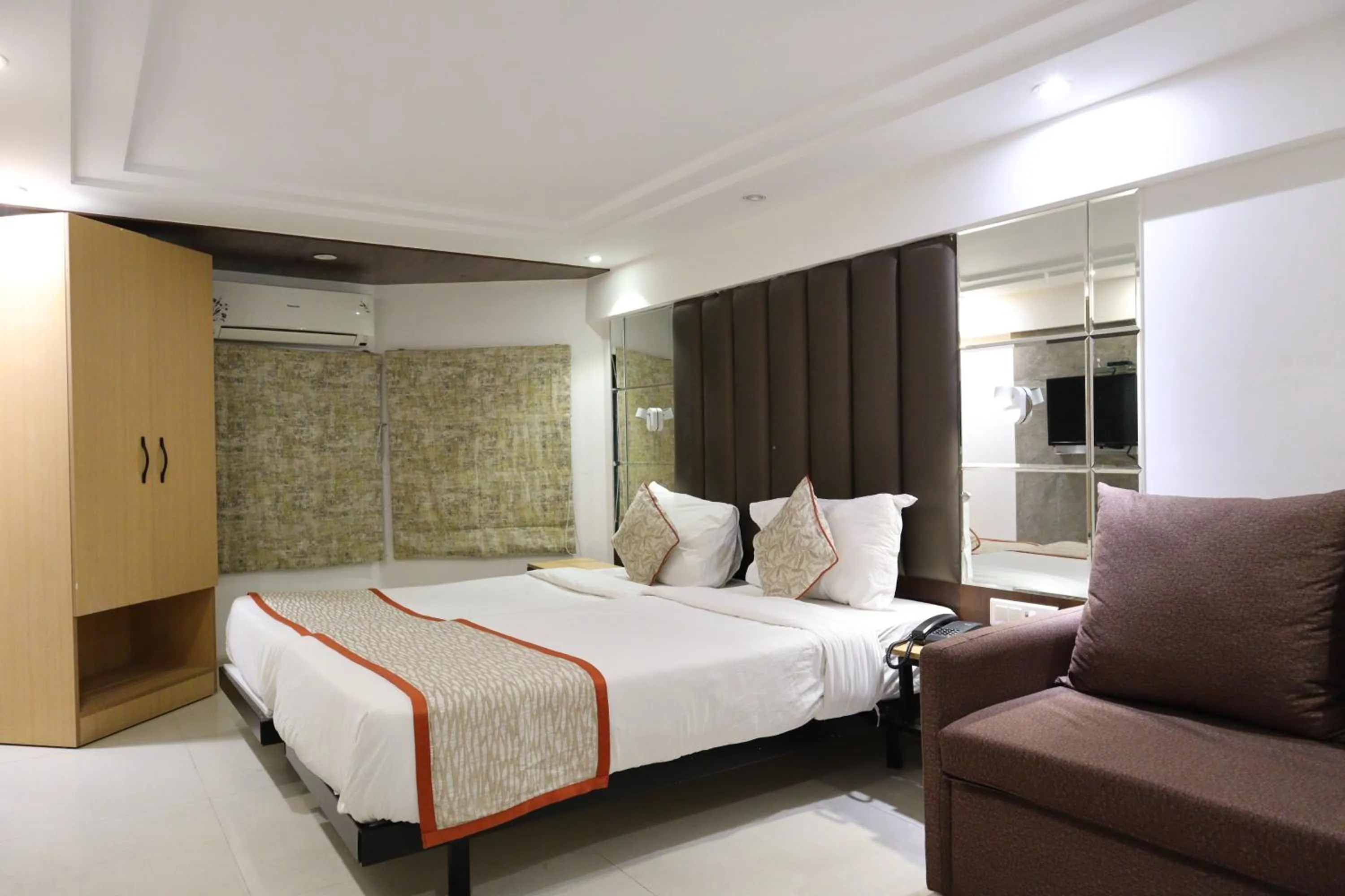 Photo of the whole room, Bed in Hotel Supreme - Cuffe Parade