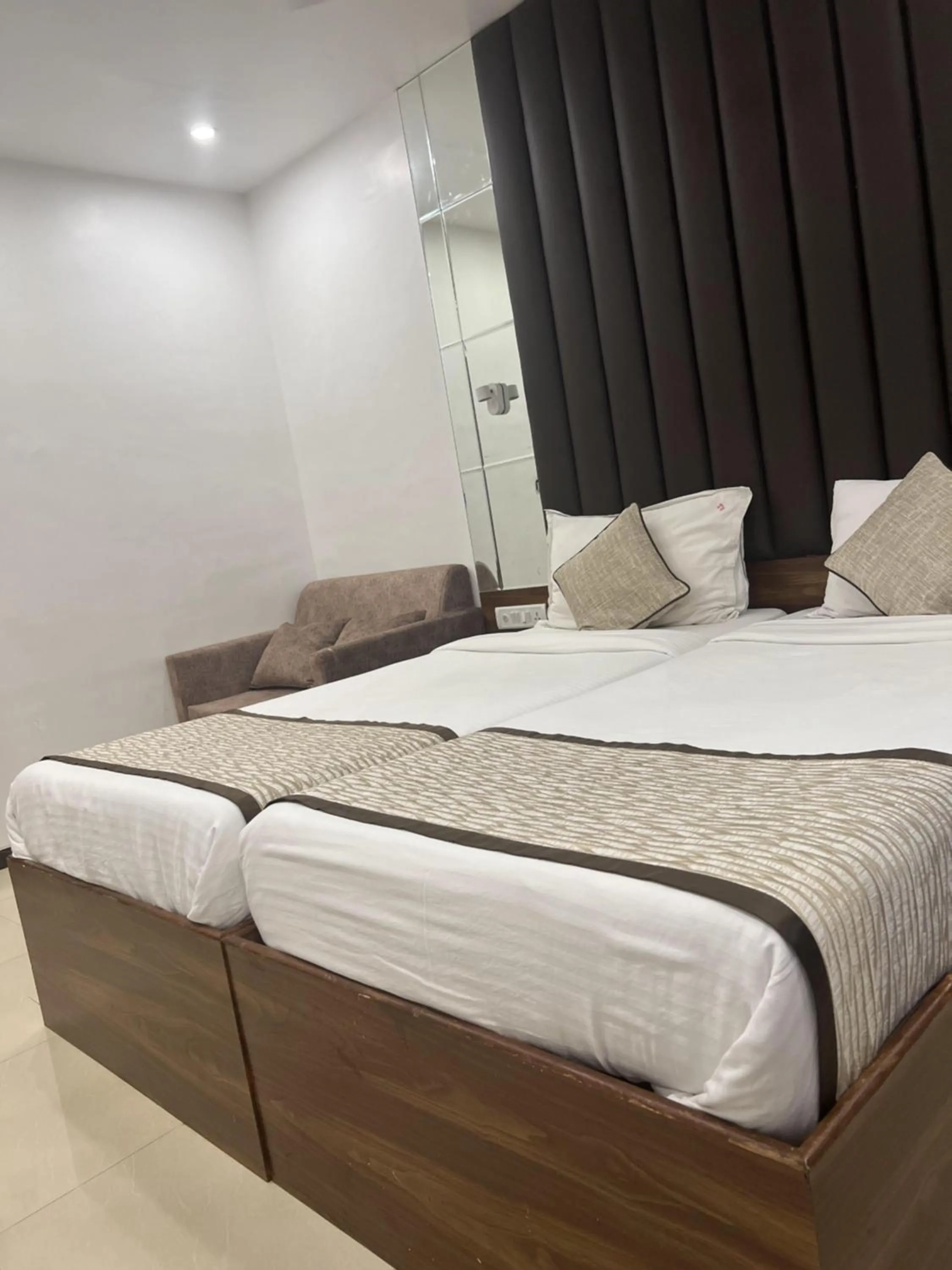 Bed in Hotel Supreme - Cuffe Parade