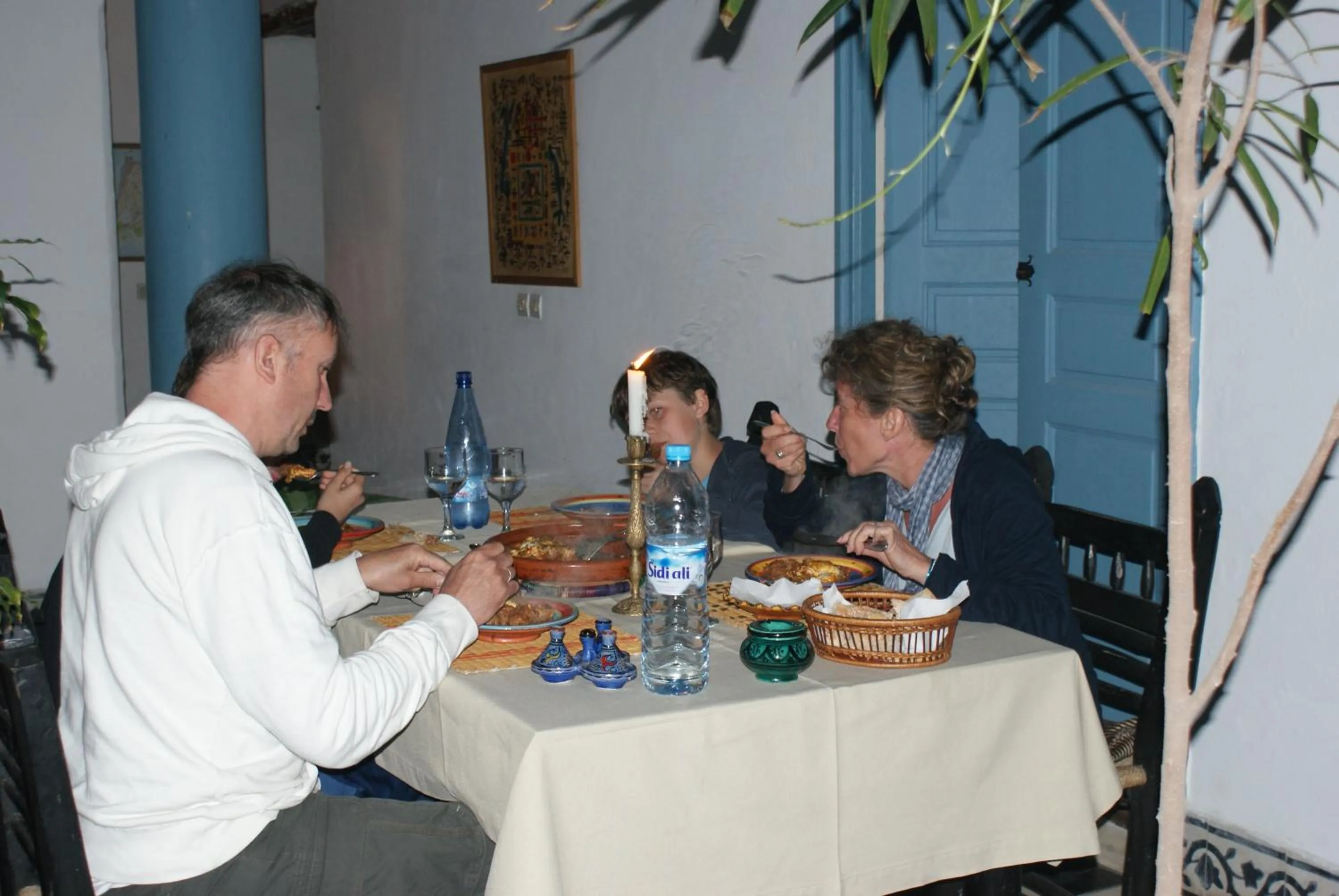 Restaurant/places to eat in Les Matins Bleus