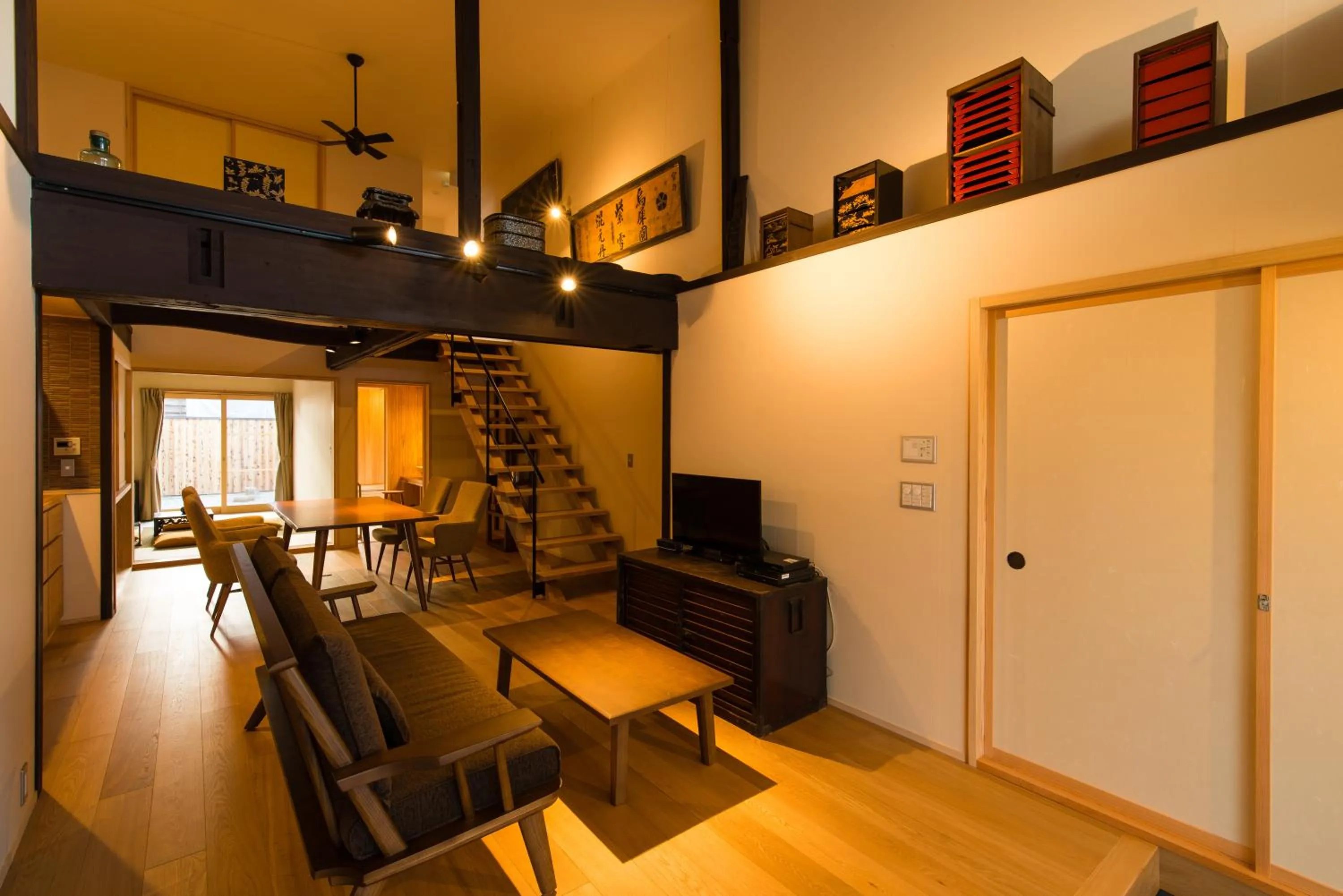 Photo of the whole room in Tsumesyo Mikuni